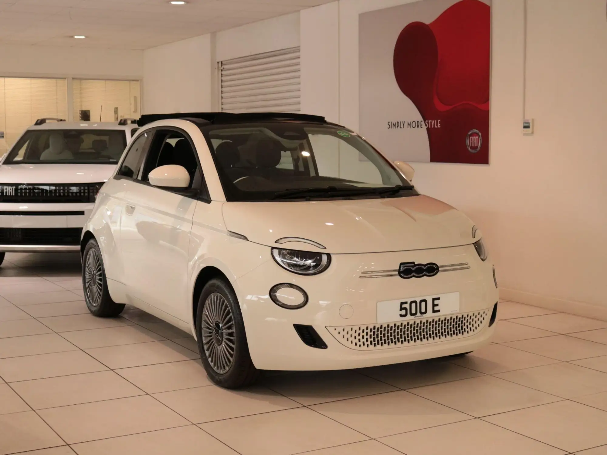 Abarth 500e Cabrio 42kWh Auto 2dr Image 1