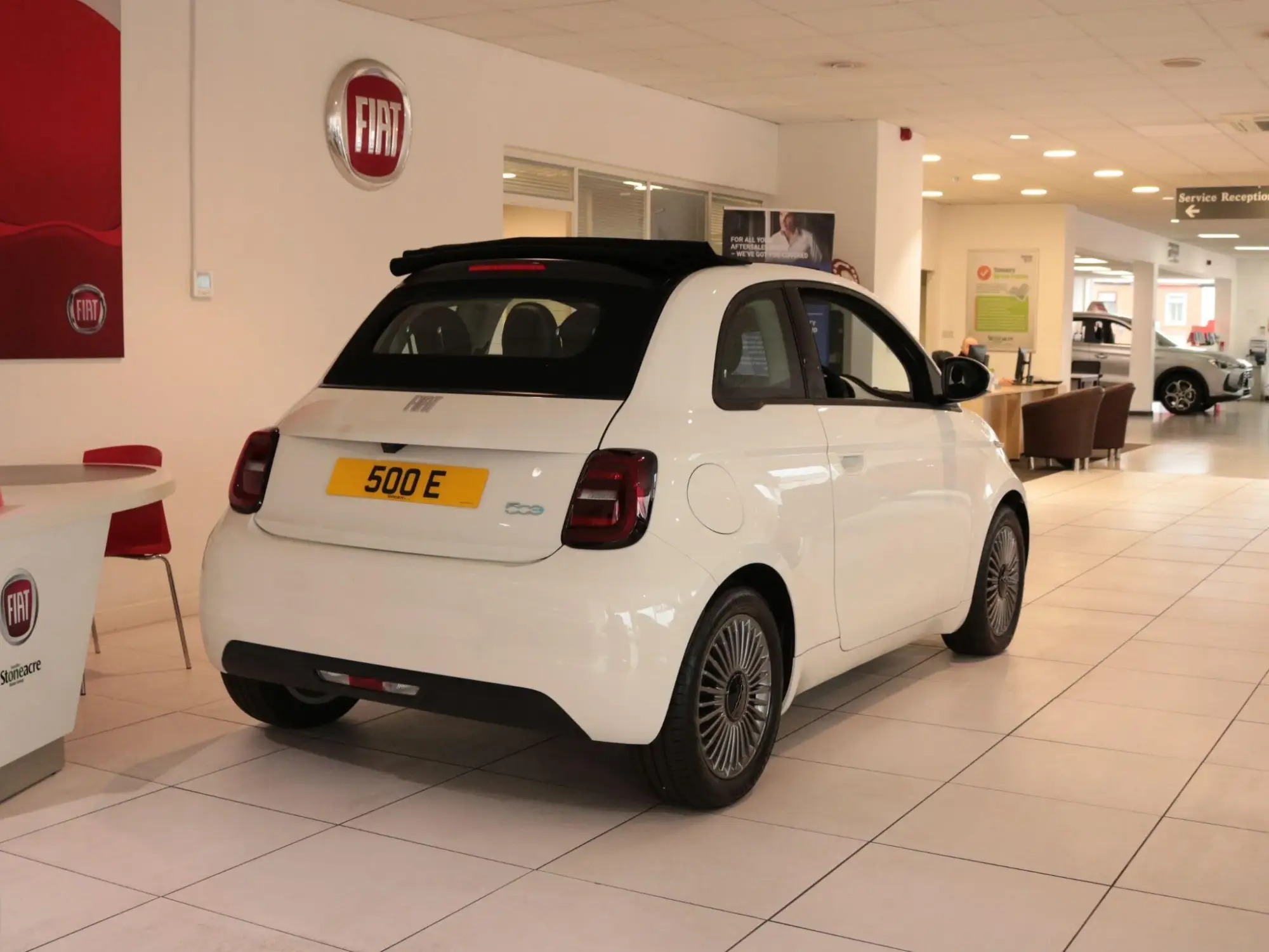 Abarth 500e Cabrio 42kWh Auto 2dr Image 3