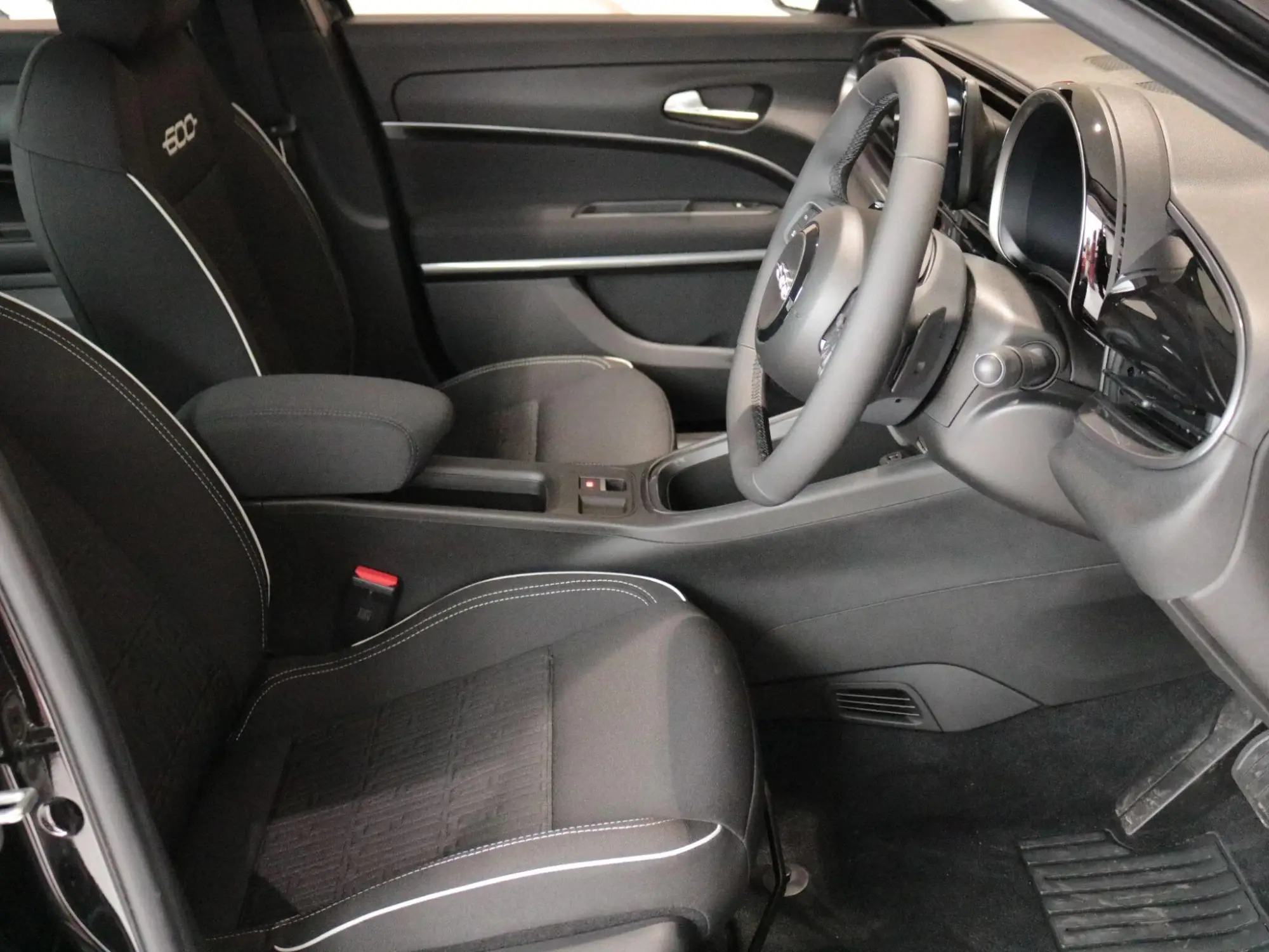 Fiat 600 Petrol Image 8
