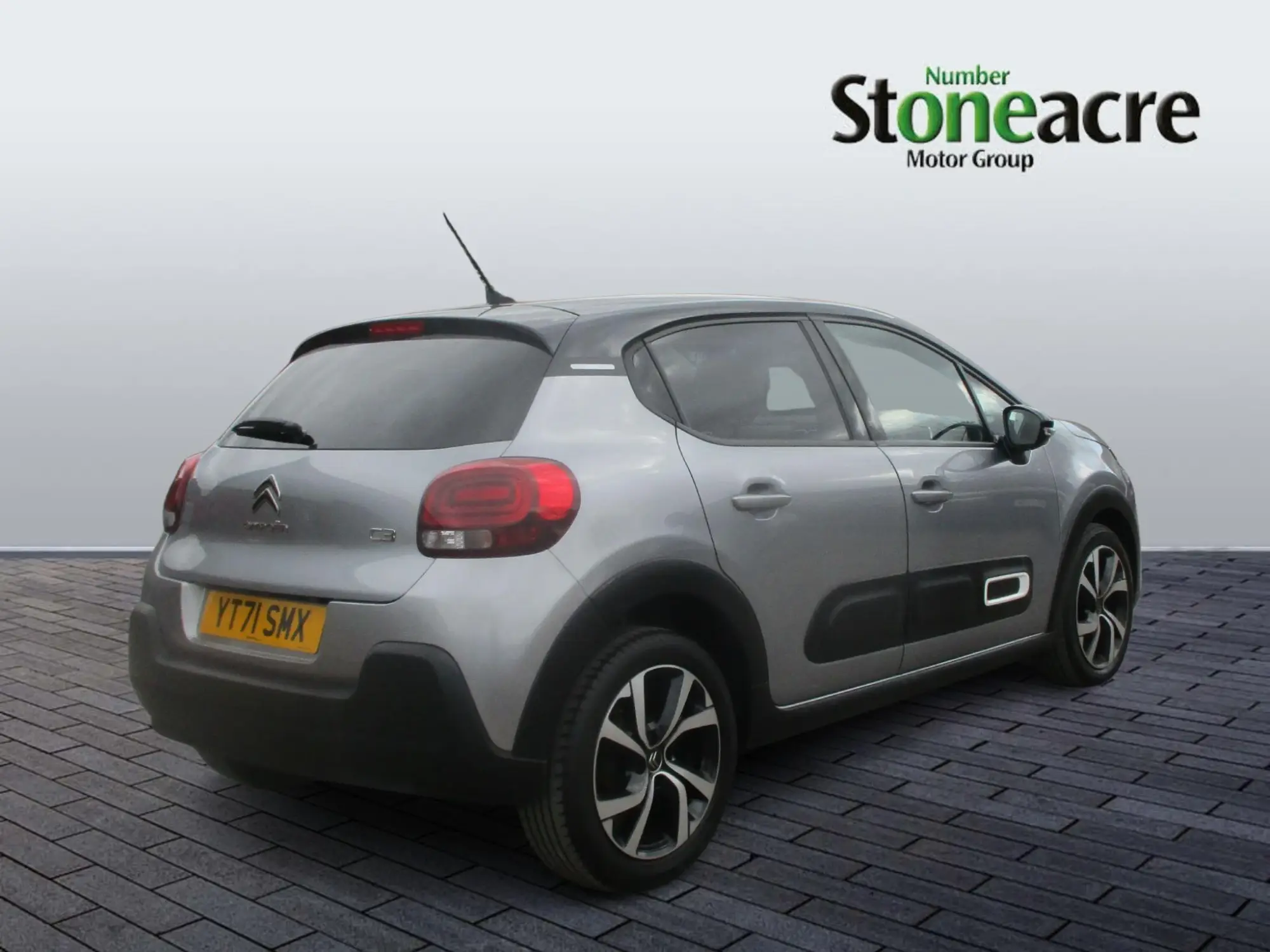 Citroen C3 1.2 PureTech Shine Plus Euro 6 (s/s) 5dr YT71SMX Image 3