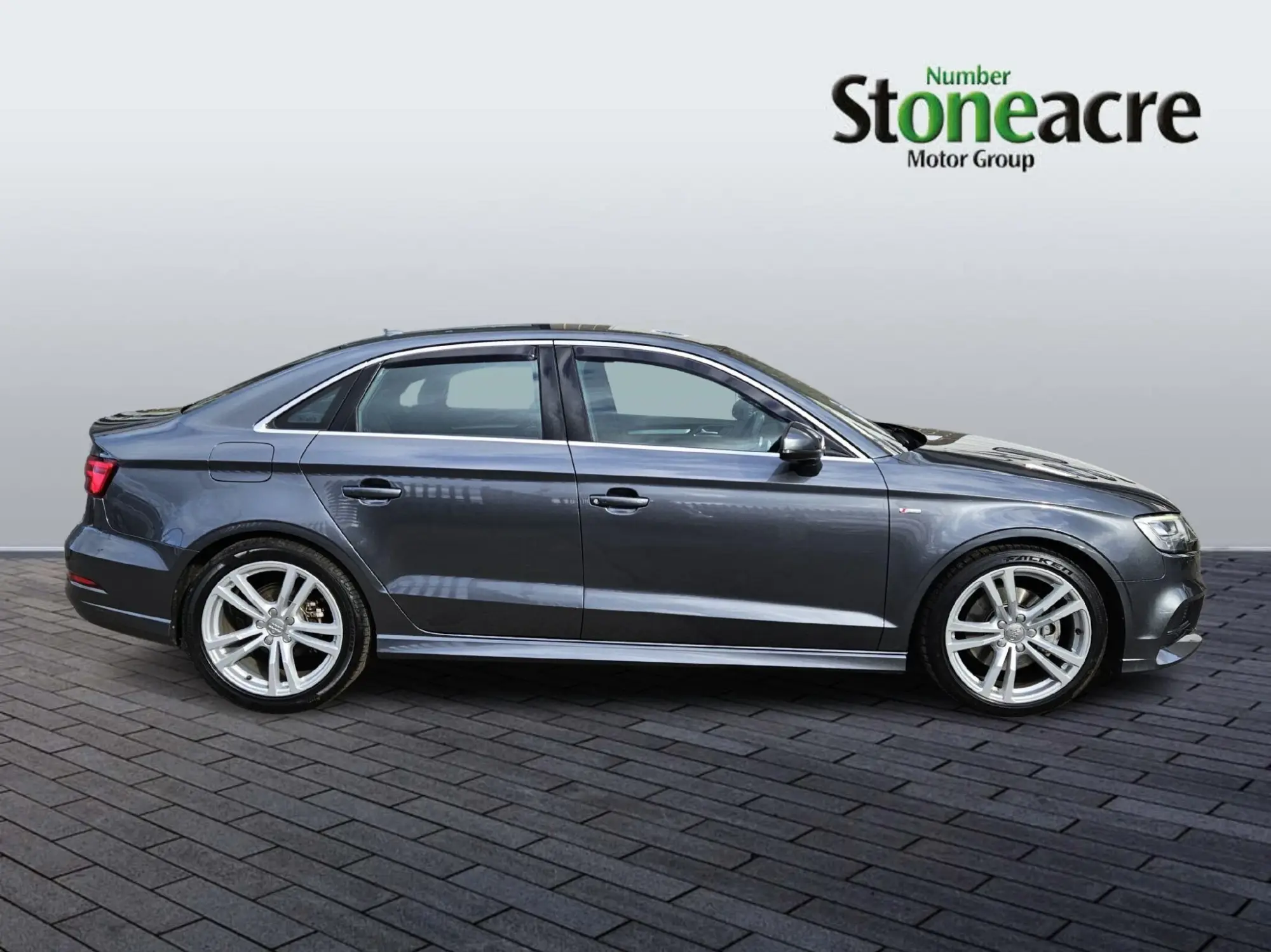 Audi A3 2.0 TDI S line S Tronic quattro Euro 6 (s/s) 4dr KY67JTO Image 2