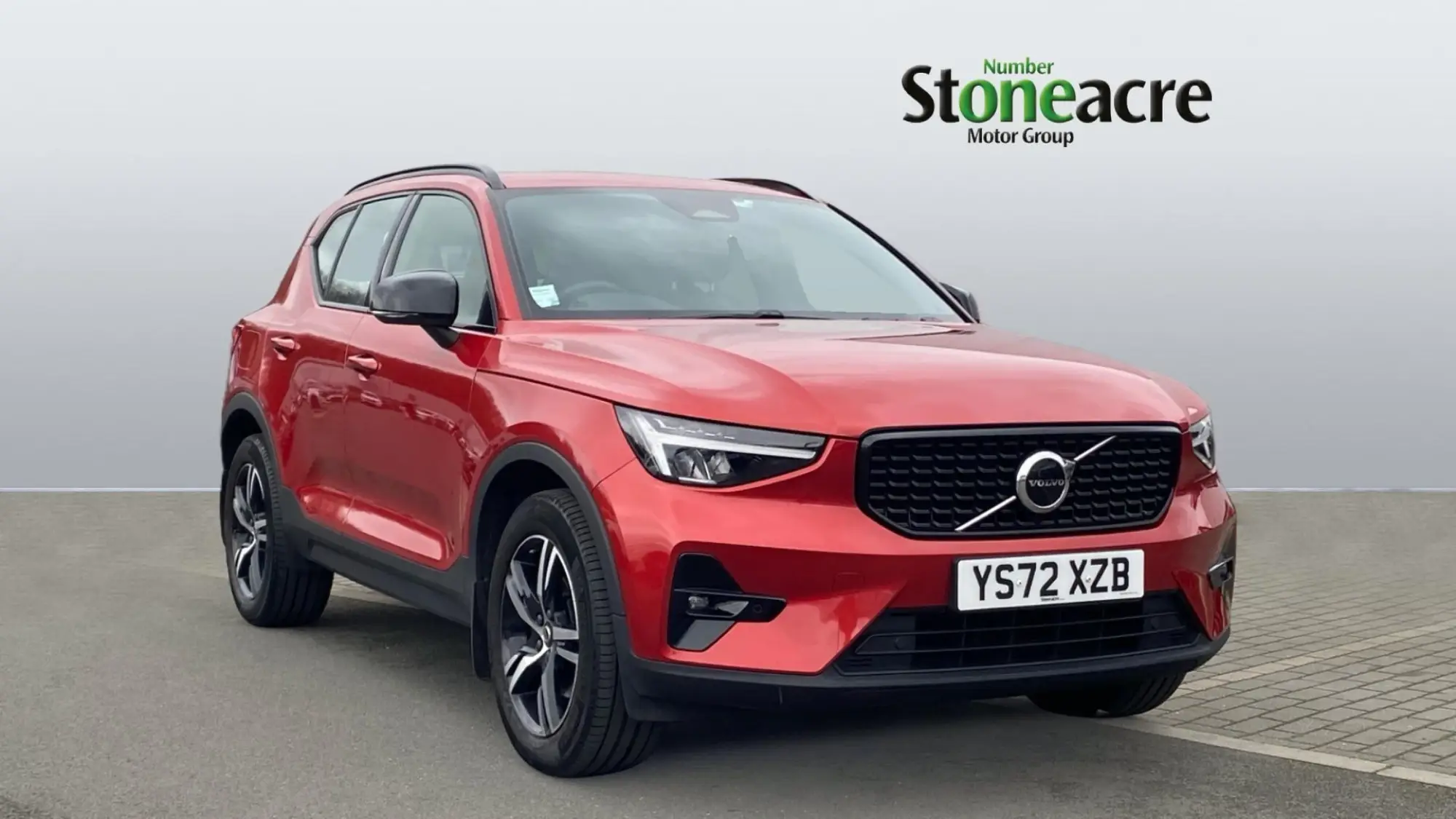 Volvo XC40 2.0 B3P Plus Dark 5dr Auto YS72XZB Image 1