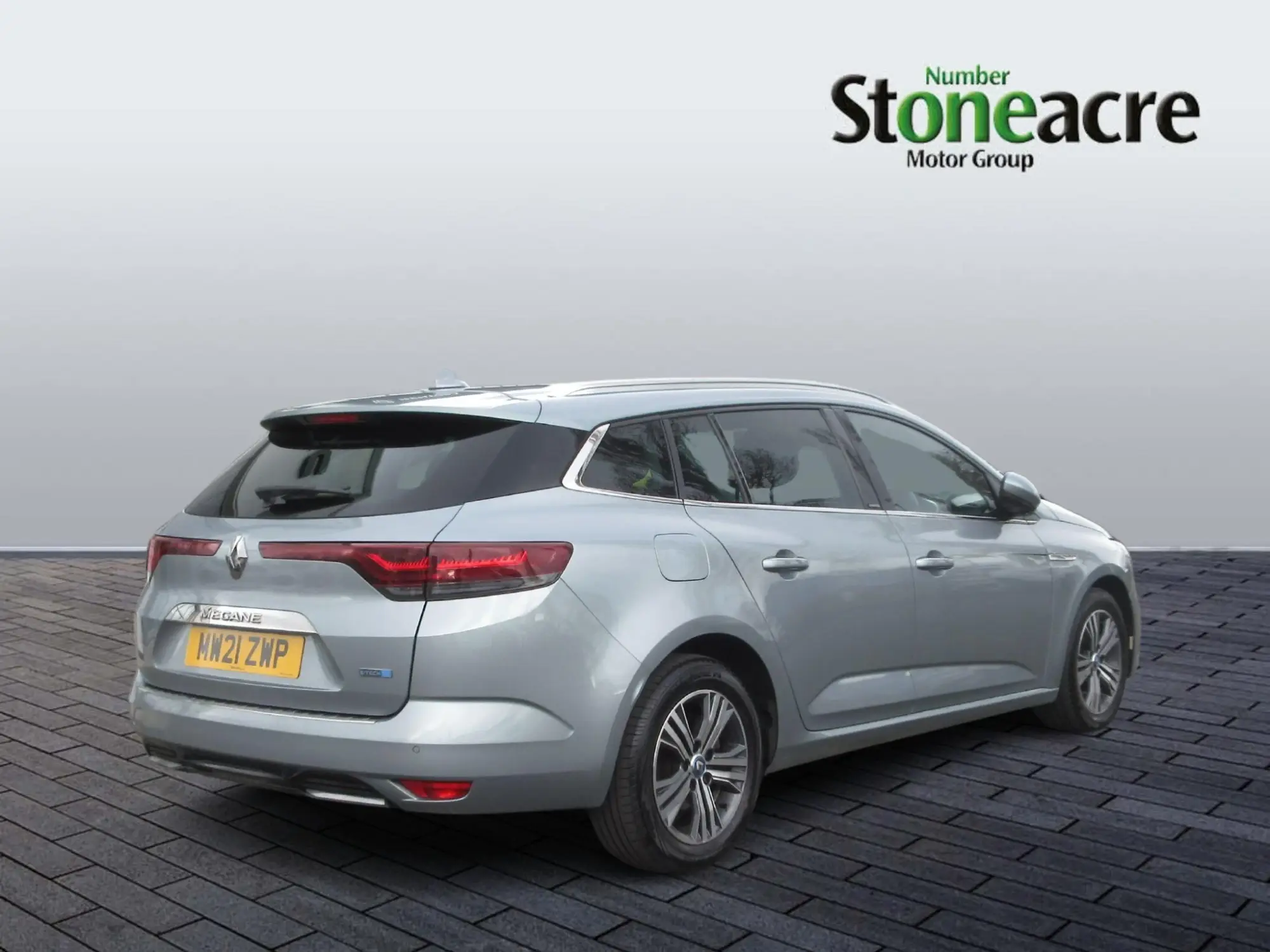 Renault Megane 1.6 E-TECH 9.8kWh Iconic Sport Tourer Auto Euro 6 (s/s) 5dr MW21ZWP Image 3