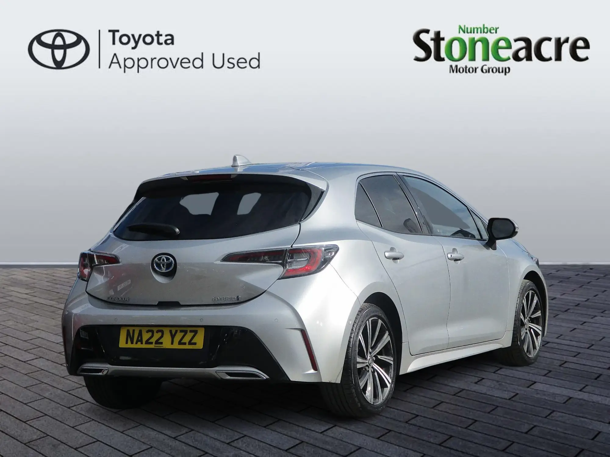 Toyota Corolla Hatchback 2.0 VVT-h Design CVT Euro 6 (s/s) 5dr NA22YZZ Image 3