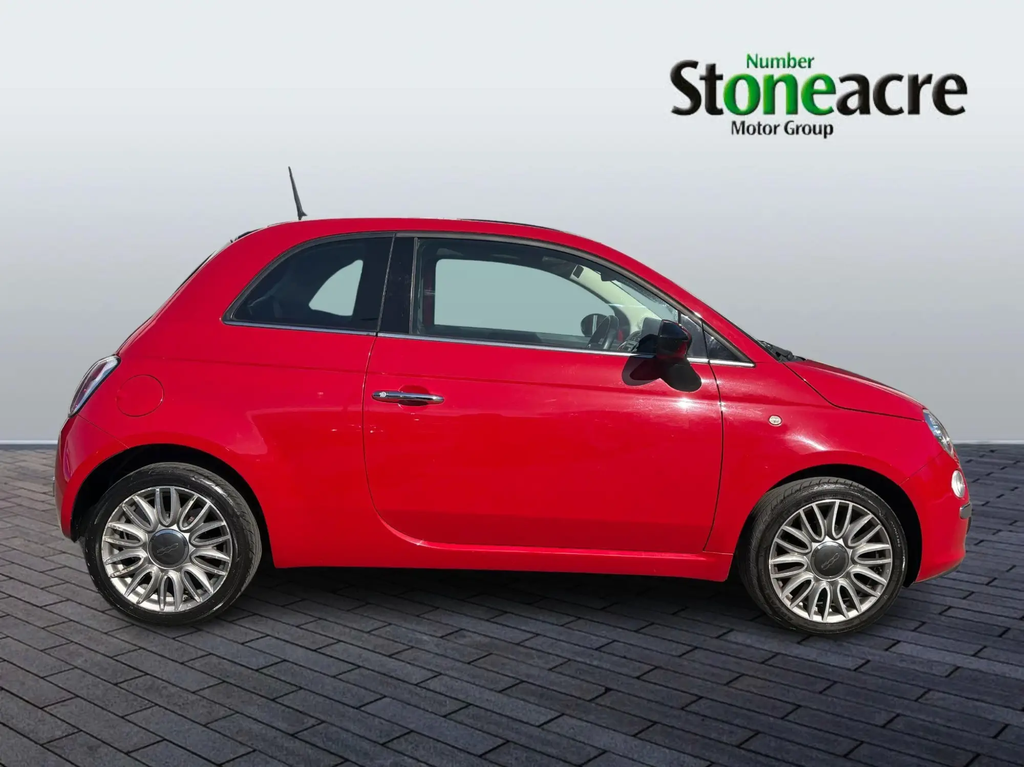 Fiat 500 1.2 8V Cult Euro 6 (s/s) 3dr YN64ZZC Image 2