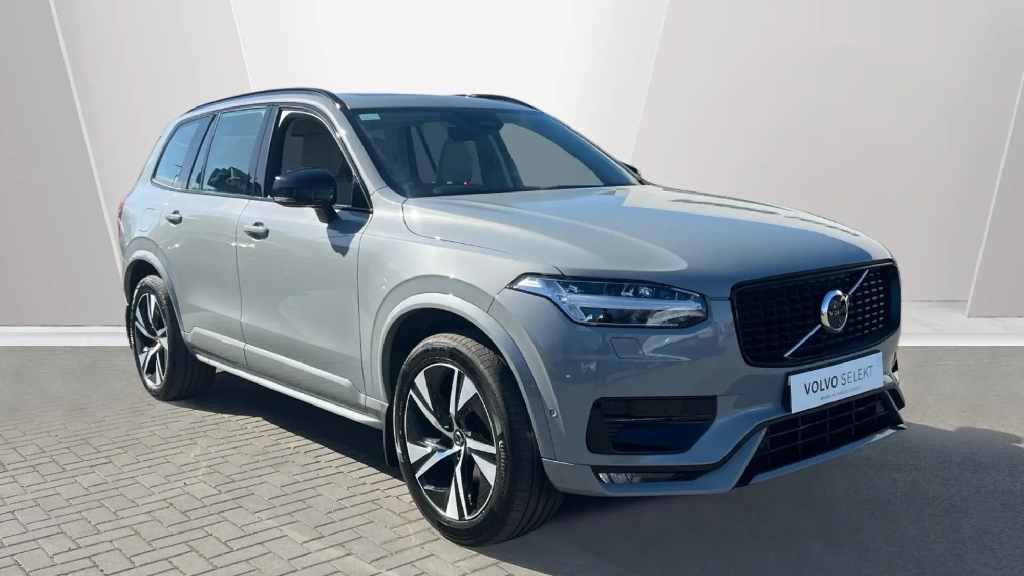 Volvo XC90 Plus (Dark) B5 AWD mild hybrid YH24TTG Image 1