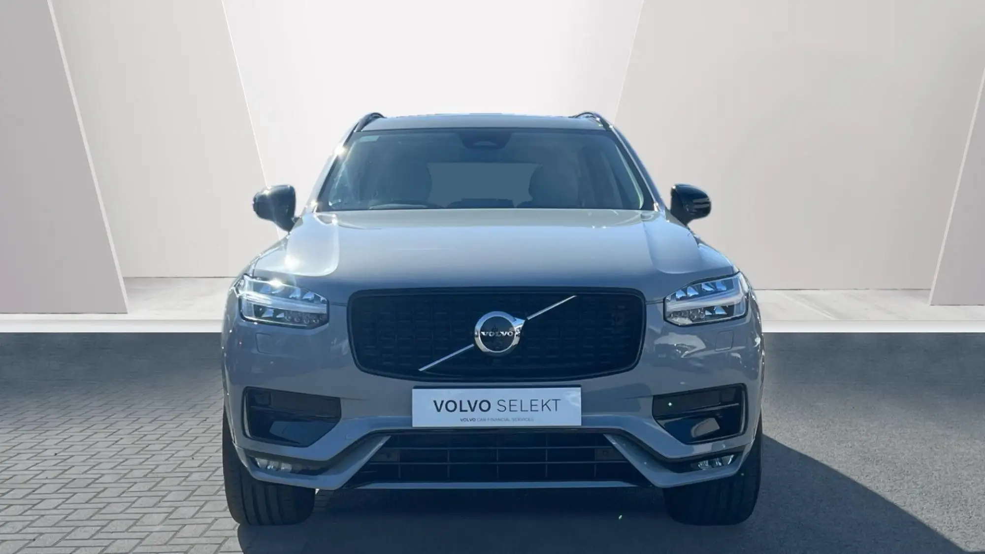 Volvo XC90 Plus (Dark) B5 AWD mild hybrid YH24TTG Image 2