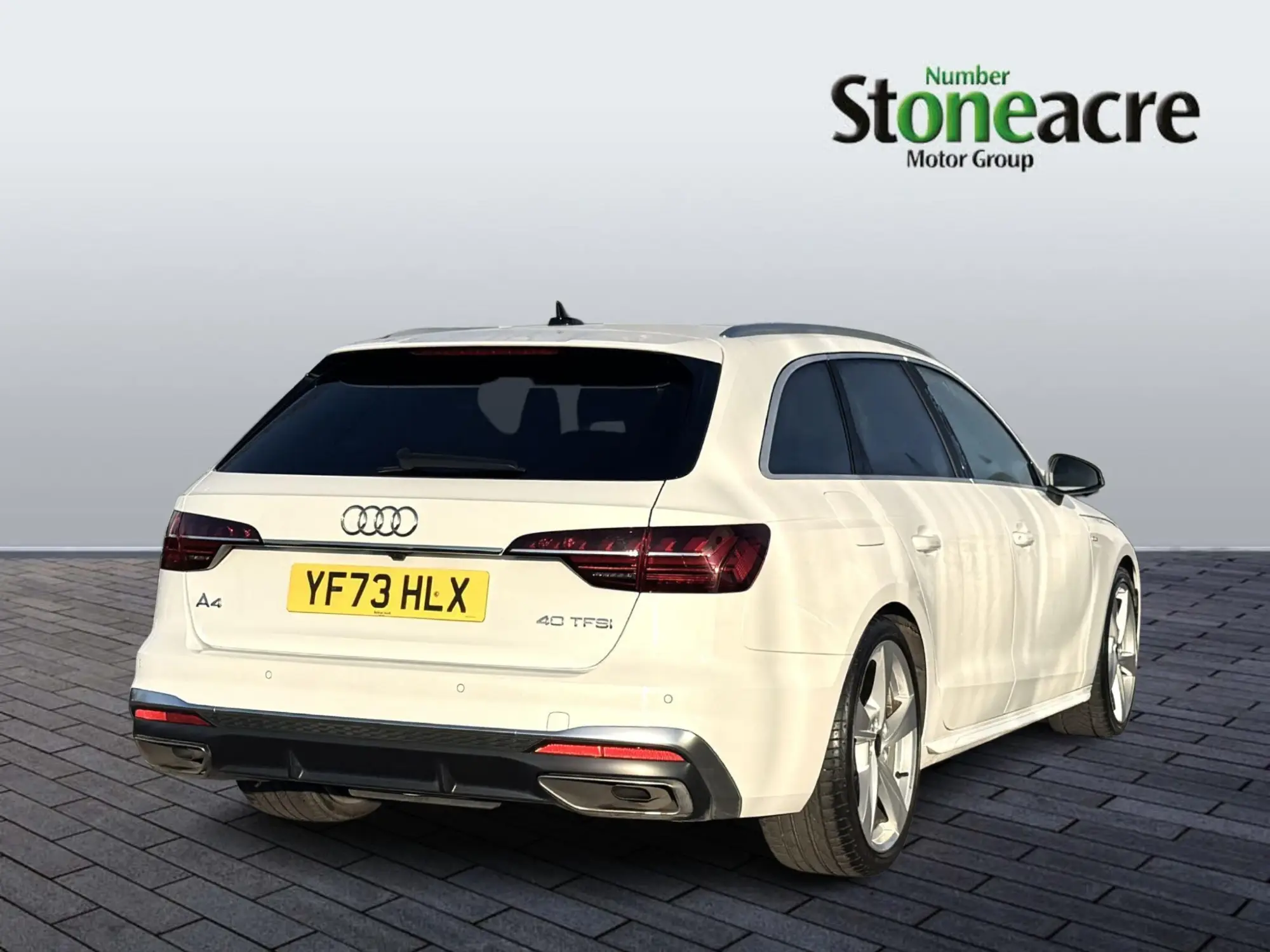 Audi A4 Avant Image 3