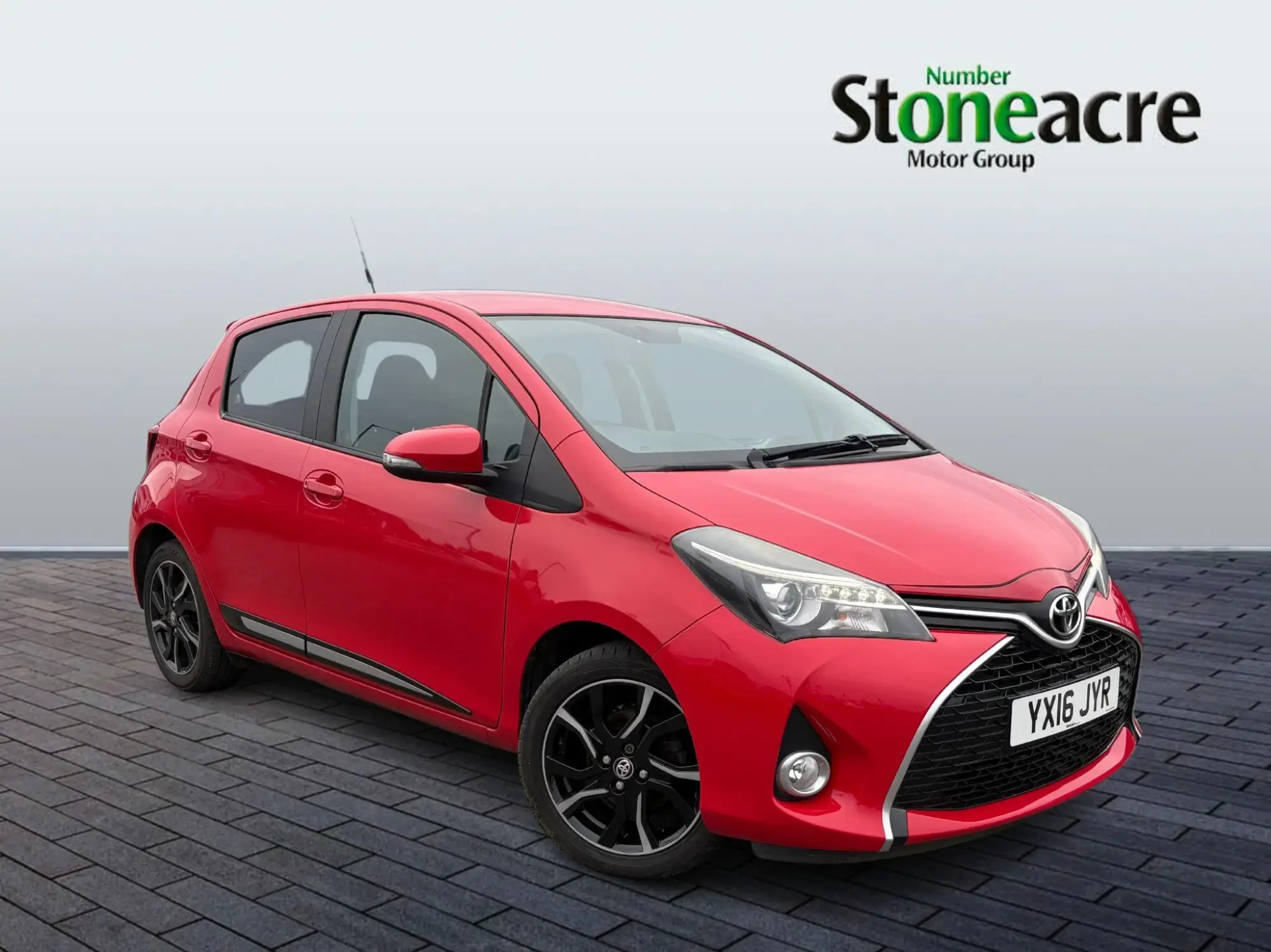 Toyota Yaris 1.33 VVT-i Design 5dr YX16JYR Image 1