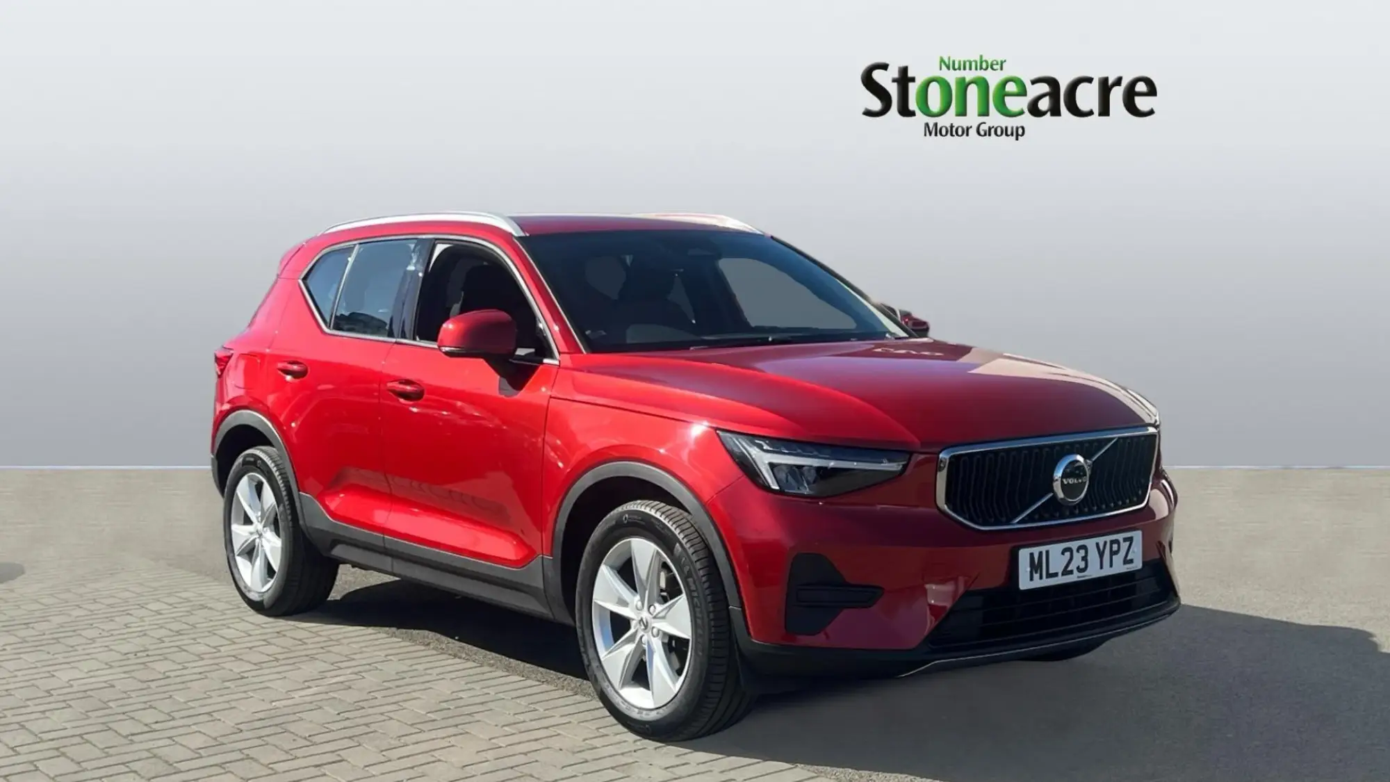 Volvo XC40 Core B3 (163 hp) Auto ML23YPZ Image 1