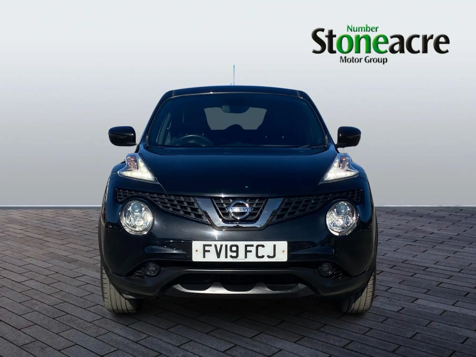 Nissan Juke 1.6 Tekna XTRON Euro 6 5dr FV19FCJ Image 2