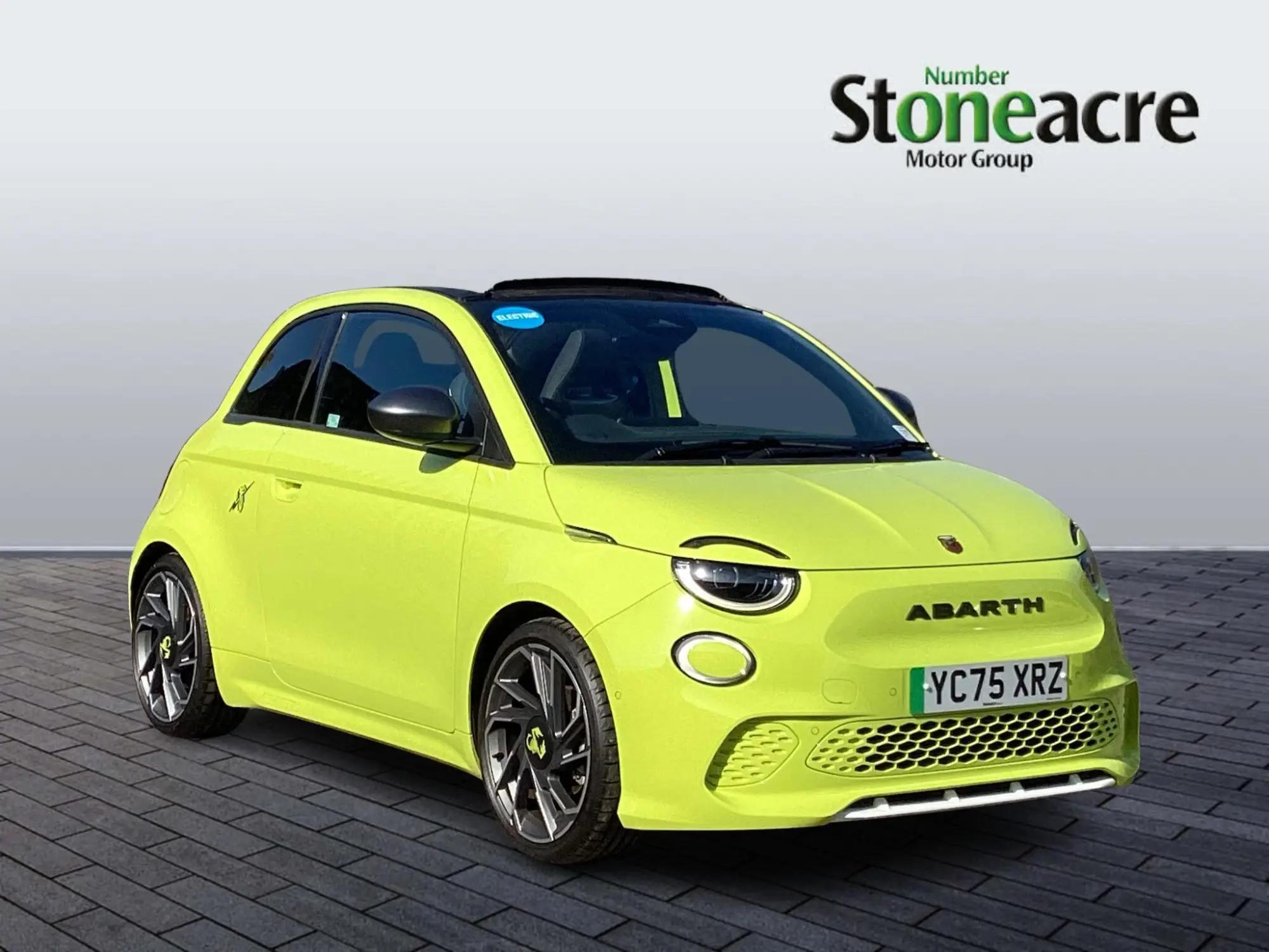 Abarth 500e Cabrio 42kWh Scorpionissima Auto 2dr YC75XRZ Image 1