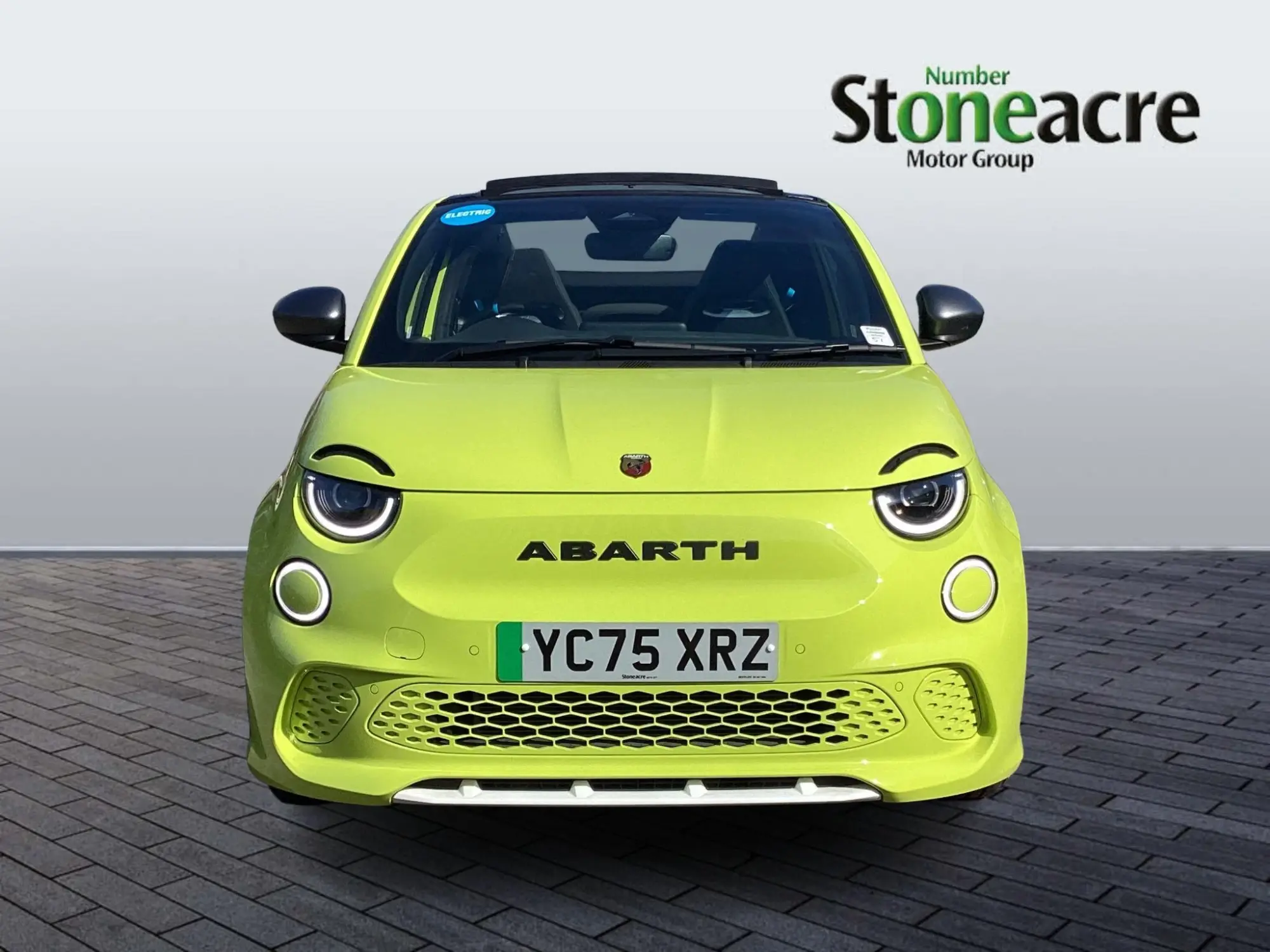 Abarth 500e Cabrio 42kWh Scorpionissima Auto 2dr YC75XRZ Image 2