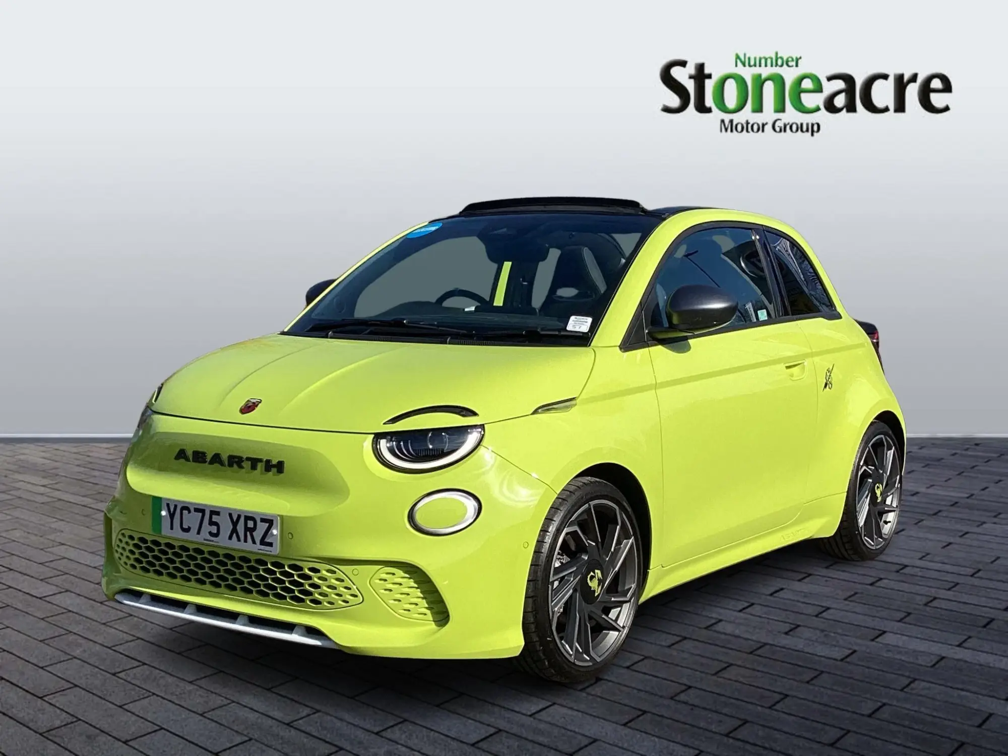 Abarth 500e Cabrio 42kWh Scorpionissima Auto 2dr YC75XRZ Image 3