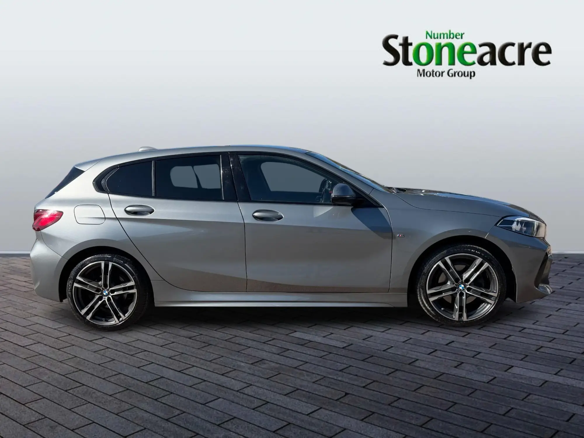 BMW 1 Series 1.5 118i M Sport (LCP) DCT Euro 6 (s/s) 5dr HF23GFO Image 2
