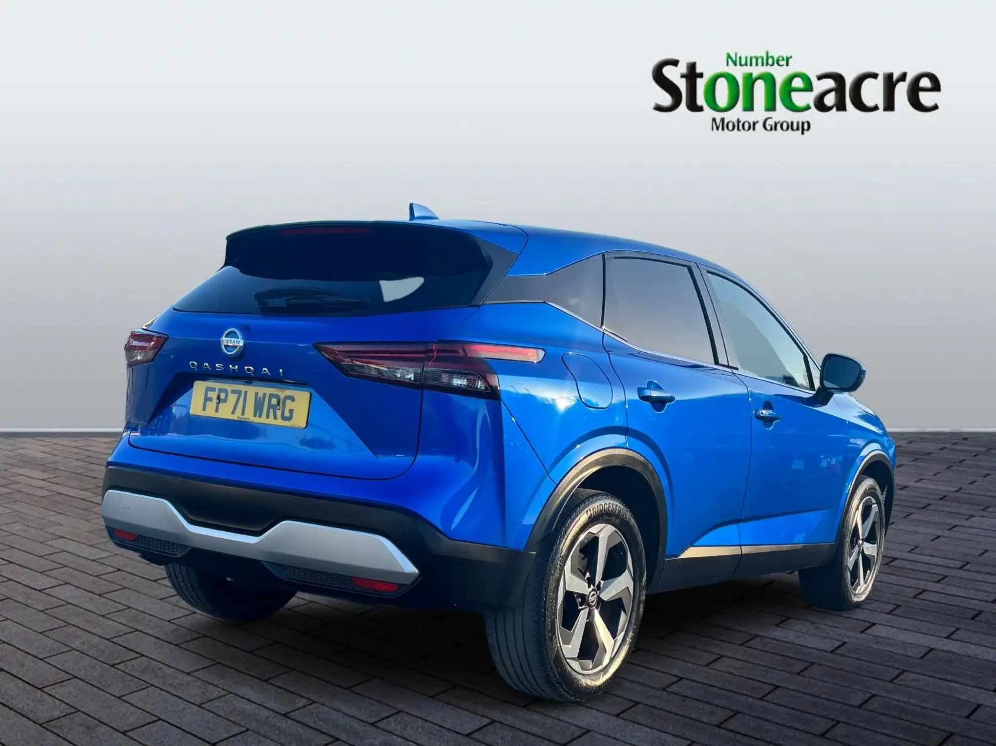 Nissan Qashqai 1.3 DiG-T MH N-Connecta 5dr FP71WRG Image 3