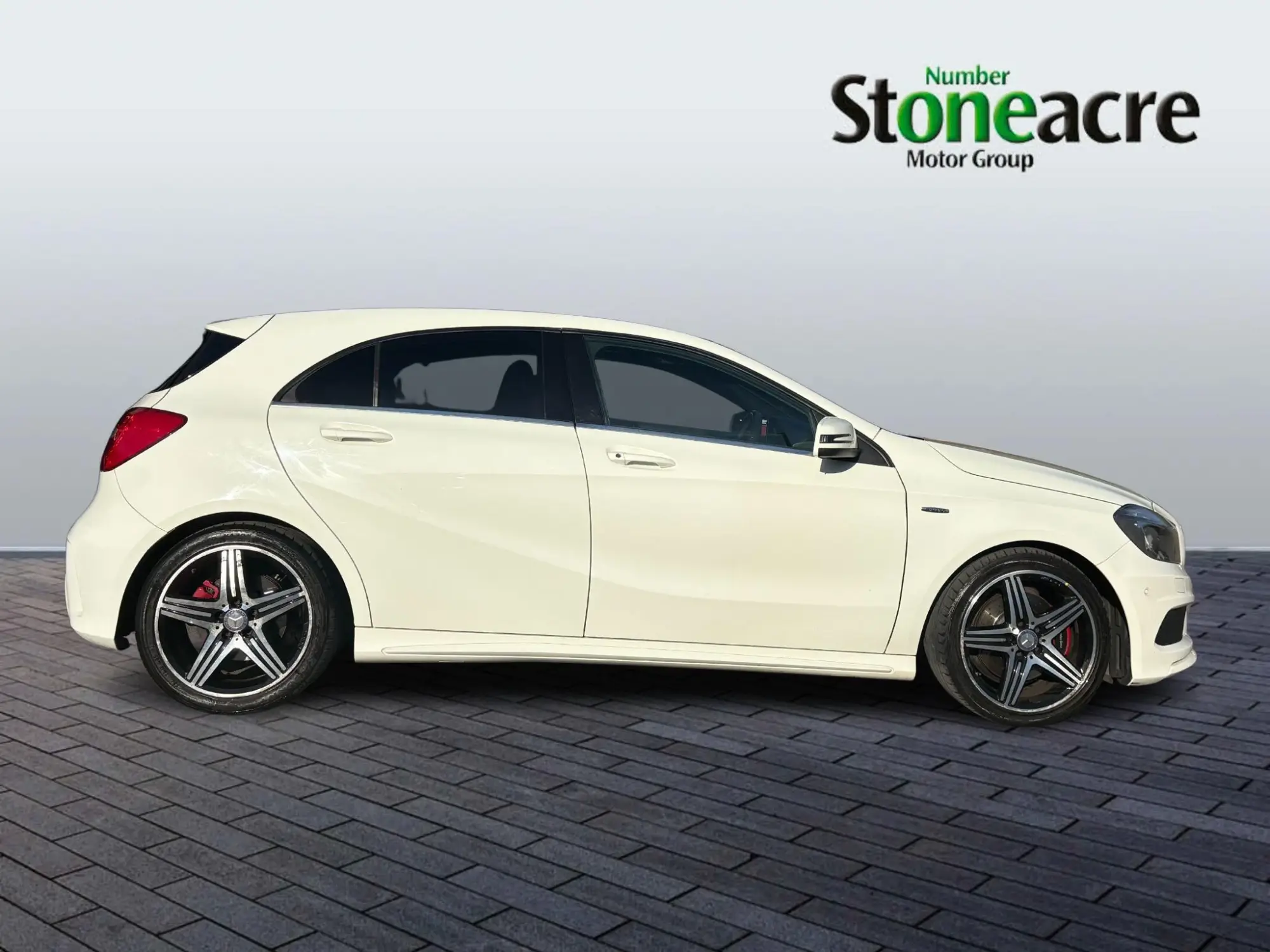 Mercedes-Benz A-Class 2.0 A250 Engineered by AMG 7G-DCT 4MATIC Euro 6 (s/s) 5dr LJ64KJZ Image 2
