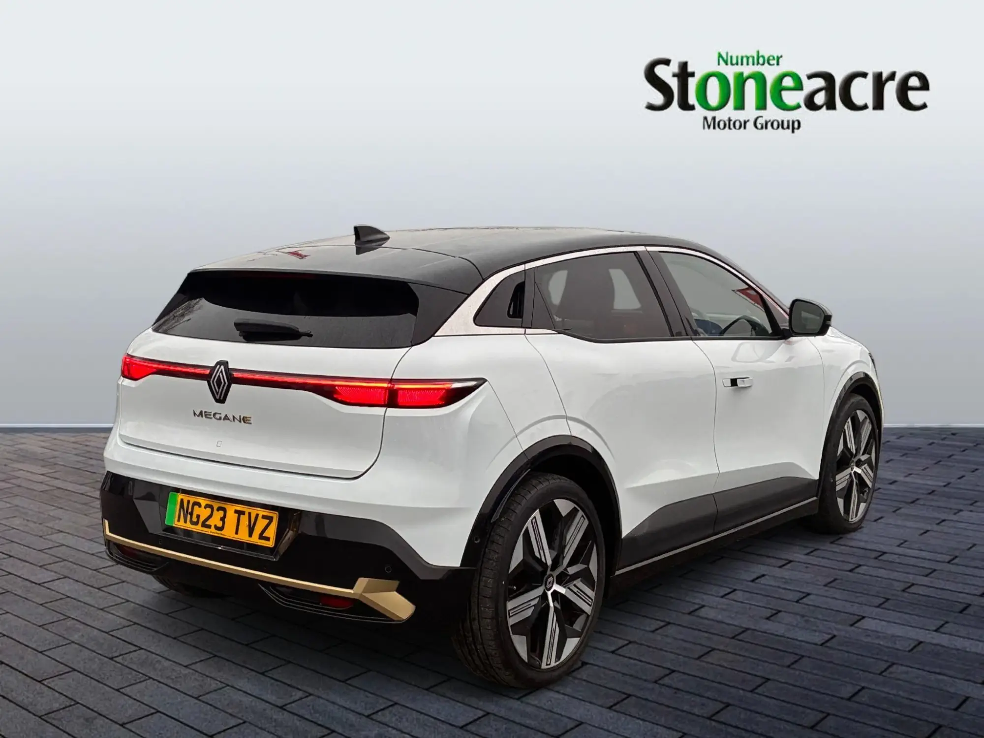 Renault Megane E-TECH 60kWh iconic Auto 5dr (optimum charge) NG23TVZ Image 3