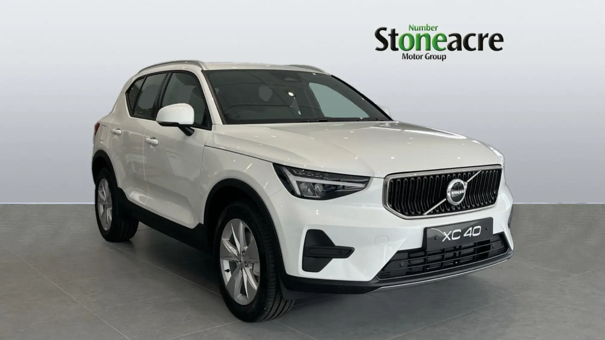 Volvo XC40 Core B3 (163 hp) Auto YB25BAU Image 1
