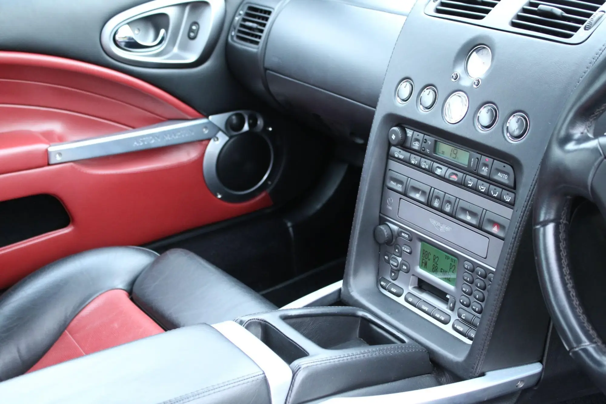 Aston Martin Vanquish Image 10 Aston Martin Vanquish Image 10
