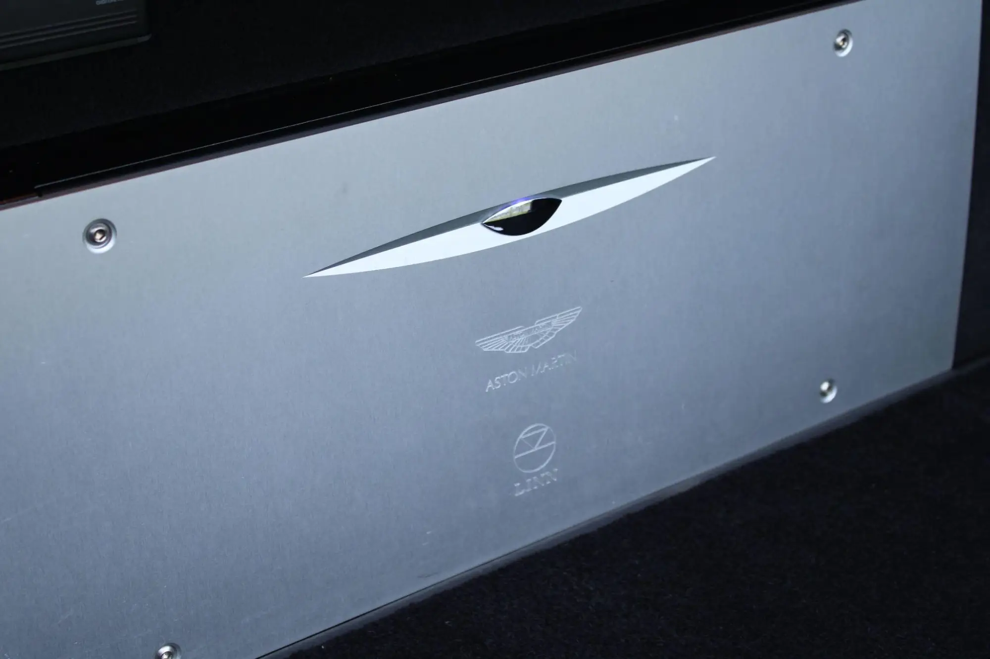 Aston Martin Vanquish Image 32 Aston Martin Vanquish Image 32
