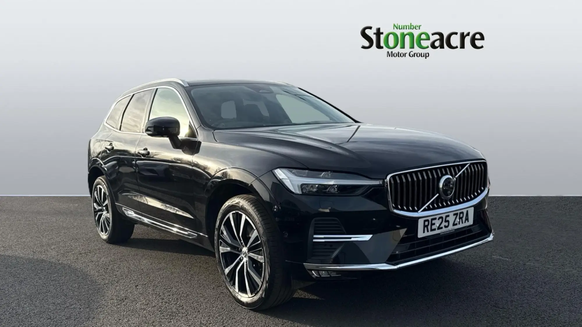 Volvo XC60 2.0 B5 MHEV Ultra Bright Auto AWD Euro 6 (s/s) 5dr RE25ZRA Image 1