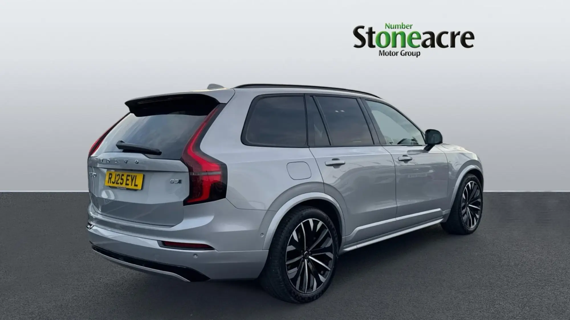 Volvo XC90 2.0 B5 MHEV Ultra Dark Auto 4WD Euro 6 (s/s) 5dr RJ25EYL Image 2