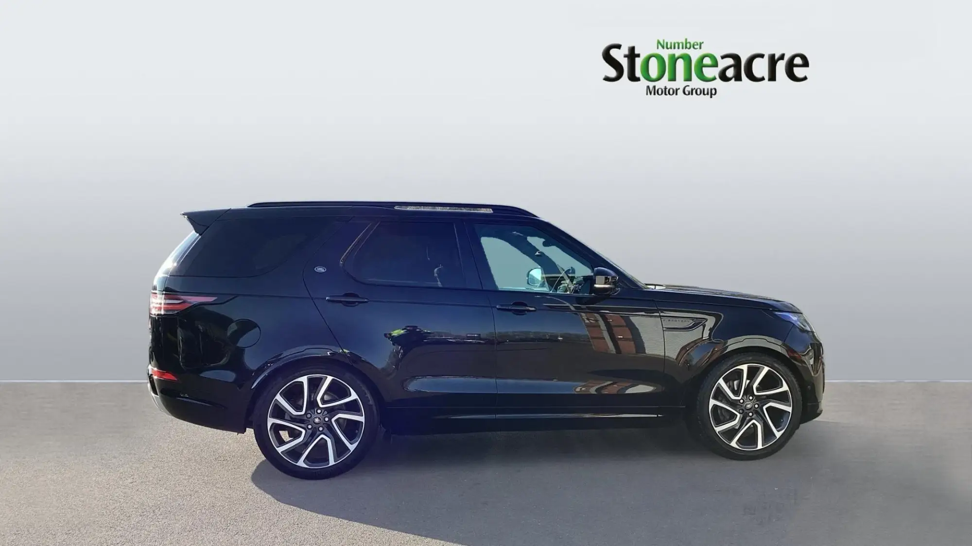 Land Rover Discovery 3.0 SD V6 HSE Luxury Auto 4WD Euro 6 (s/s) 5dr OW19WJG Image 3