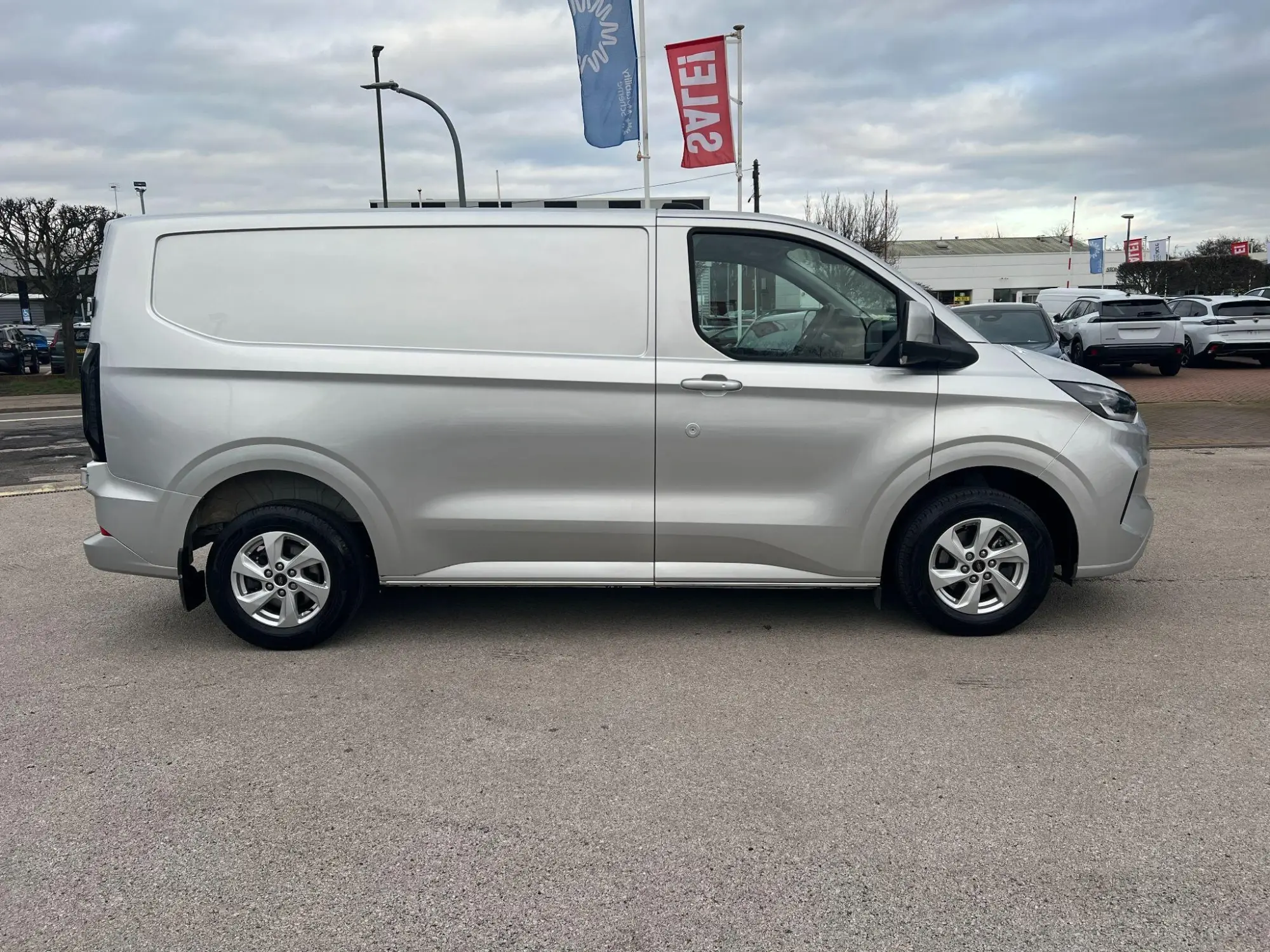 Ford Transit Custom 2.0 300 EcoBlue Limited L1 H1 Euro 6 (s/s) 5dr DN24FYD Image 2