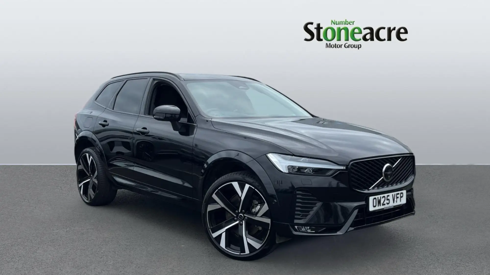 Volvo XC60 2.0 B5 MHEV Ultra Dark Auto AWD Euro 6 (s/s) 5dr OW25VFP Image 1