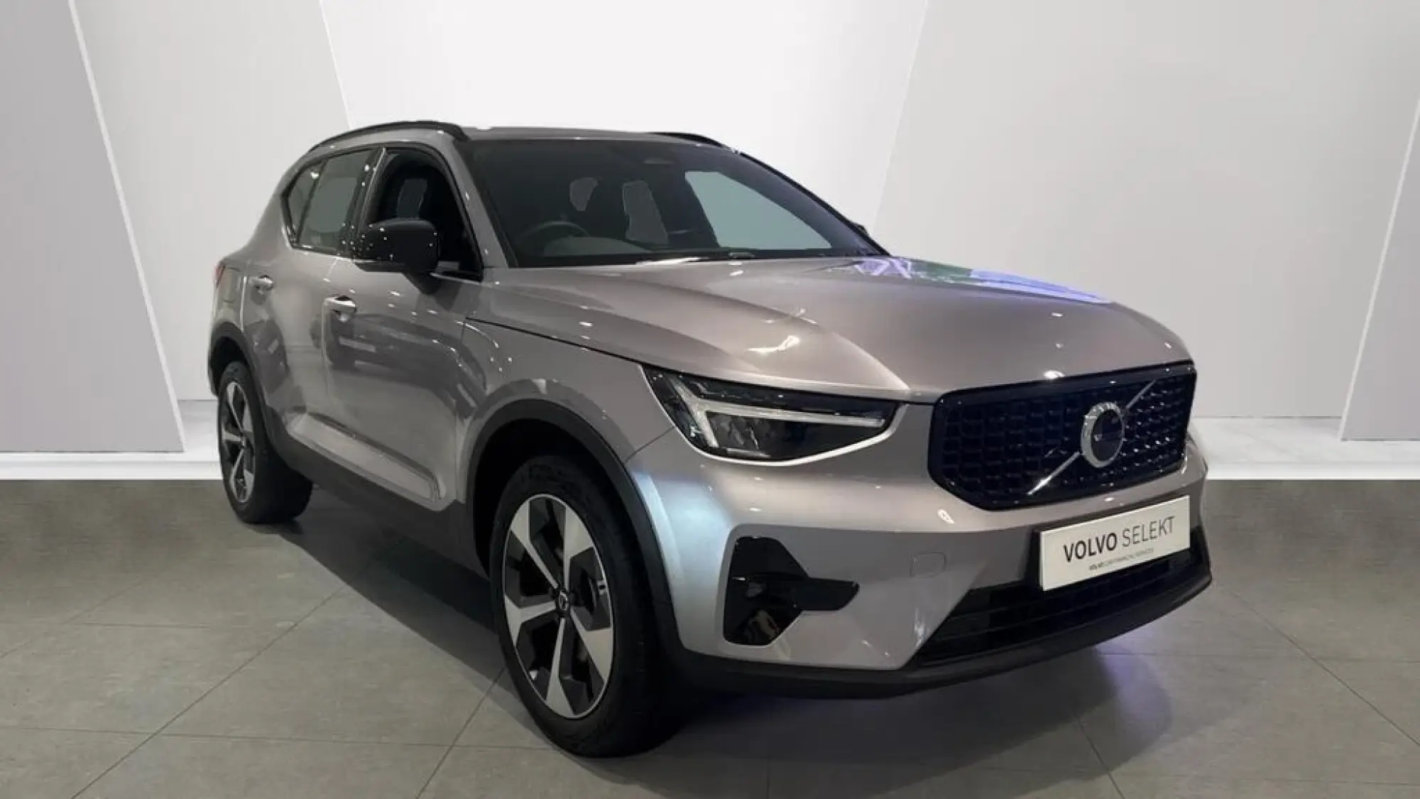 Volvo XC40 Image 1