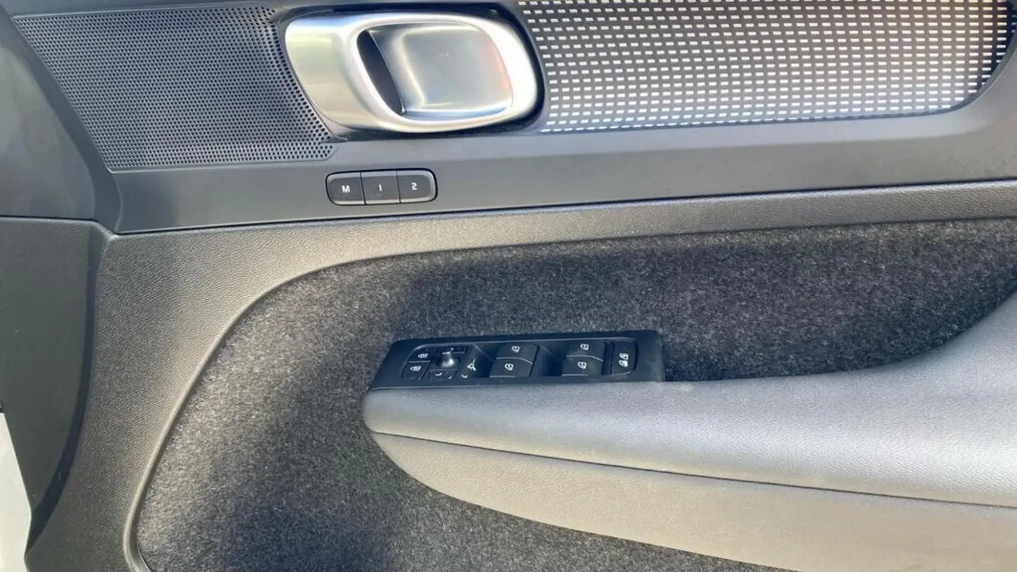 Volvo XC40 Image 12