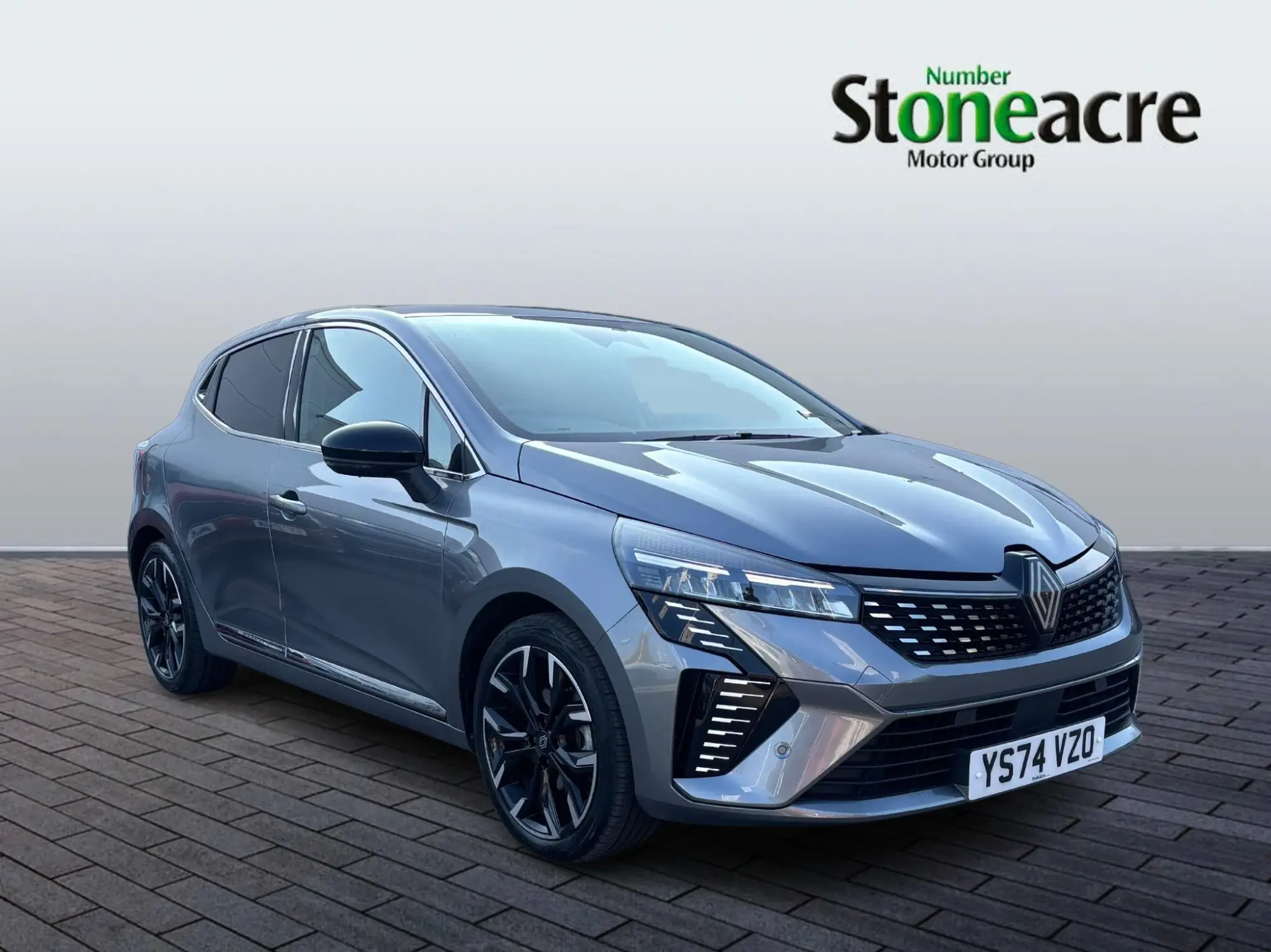 Renault Clio E-Tech Image 1