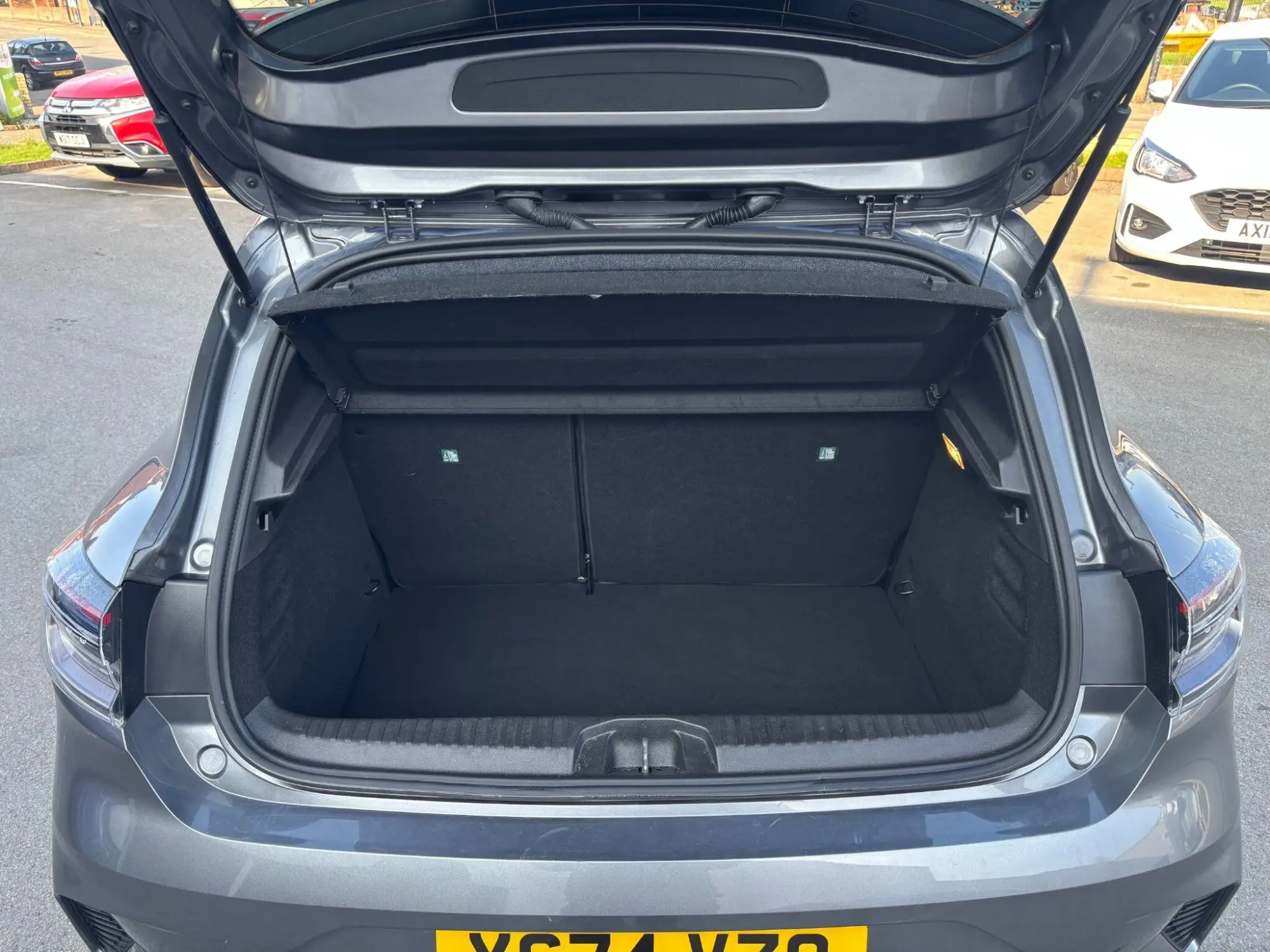 Renault Clio E-Tech Image 10