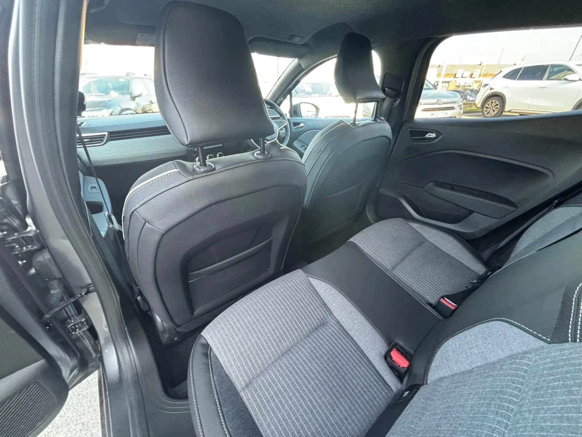 Renault Clio E-Tech Image 13