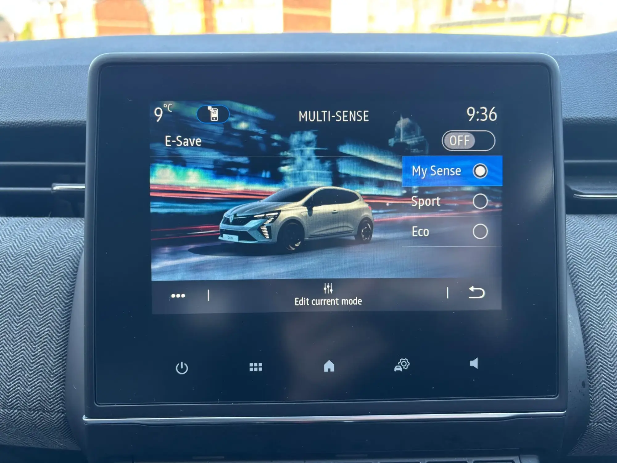 Renault Clio E-Tech Image 22