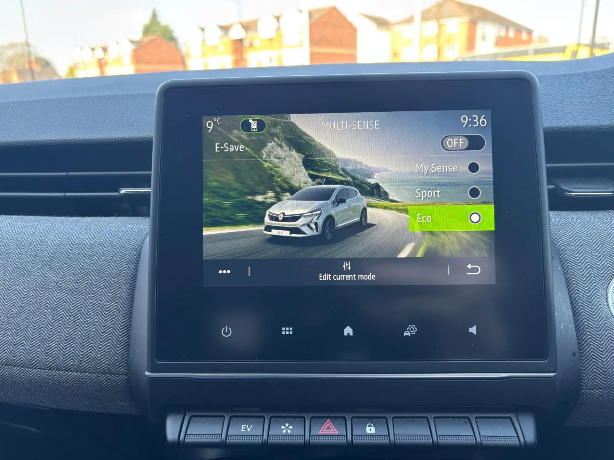 Renault Clio E-Tech Image 24