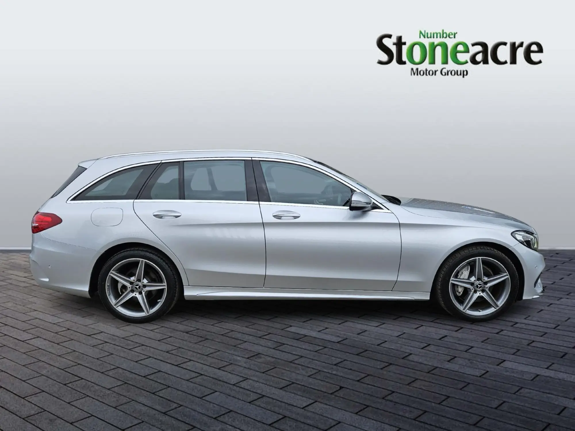 Mercedes-Benz C-Class 2.0 C200 AMG Line (Premium) G-Tronic+ 4MATIC Euro 6 (s/s) 5dr KP68WCA Image 2