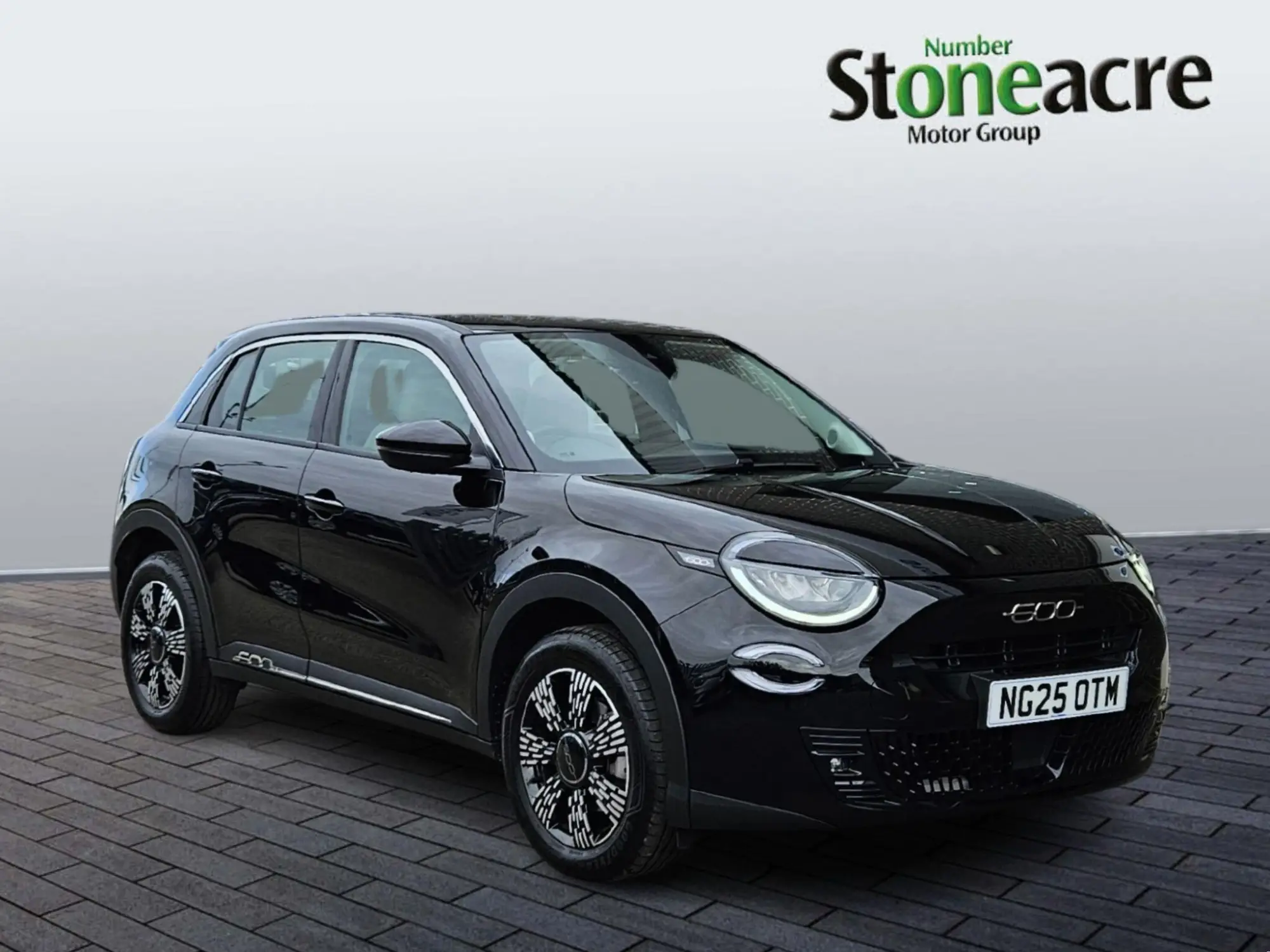 Fiat 600 1.2 MHEV 136 e-DCT Euro 6 (s/s) 5dr NG25OTM Image 1