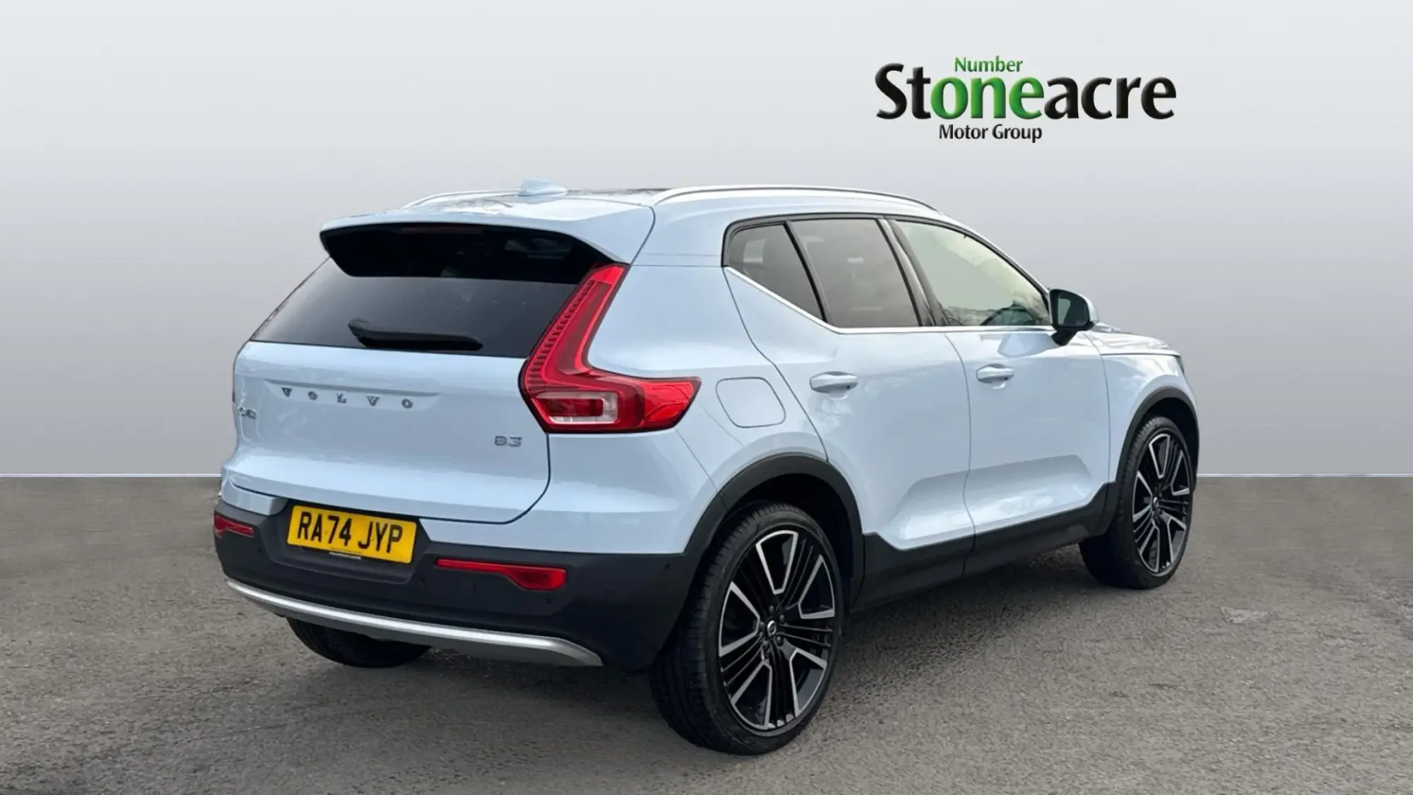 Volvo XC40 Image 2