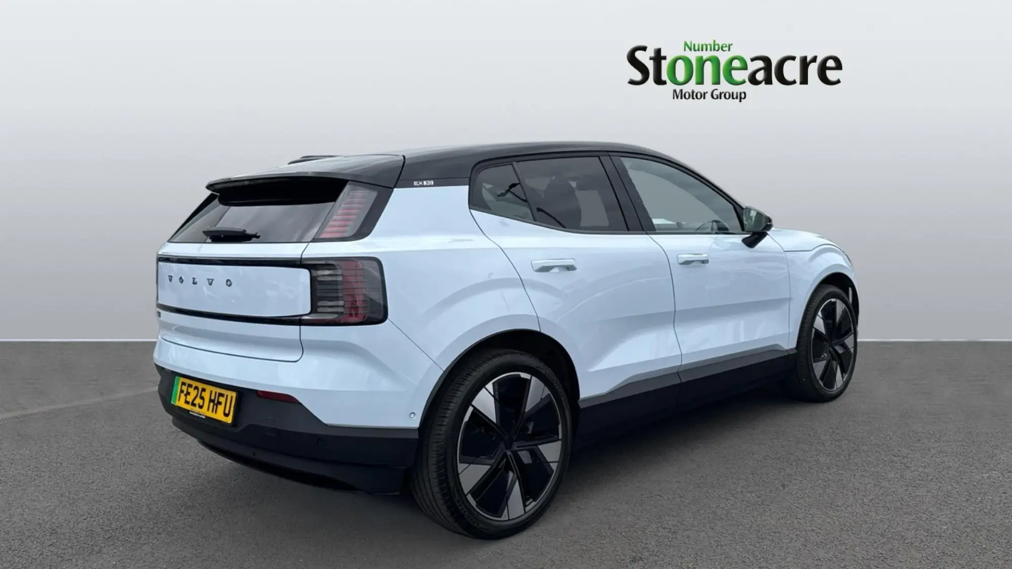Volvo EX30 315kW Twin Motor Performance Ultra 69kWh 5dr Auto FE25HFU Image 2
