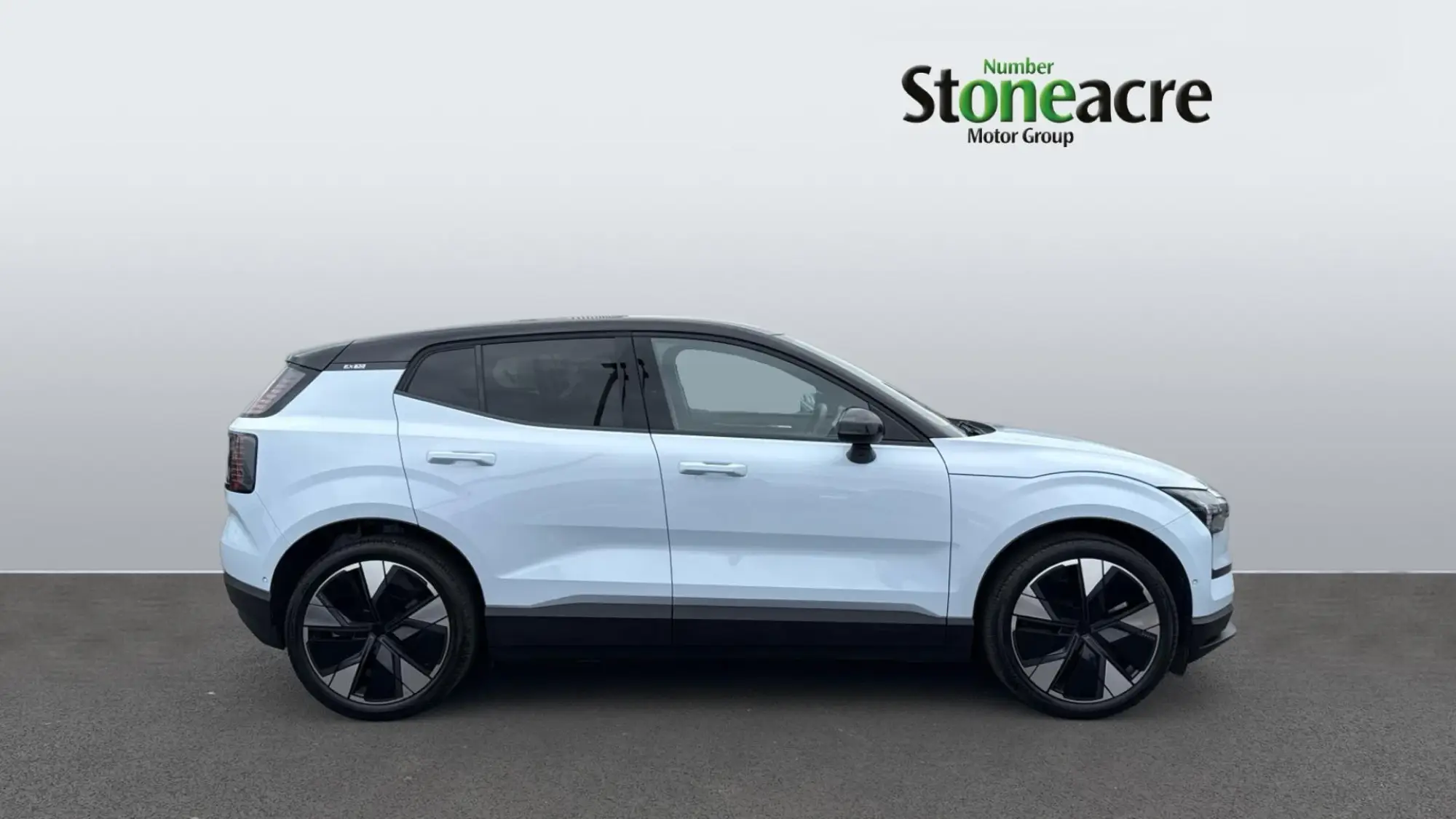 Volvo EX30 315kW Twin Motor Performance Ultra 69kWh 5dr Auto FE25HFU Image 3