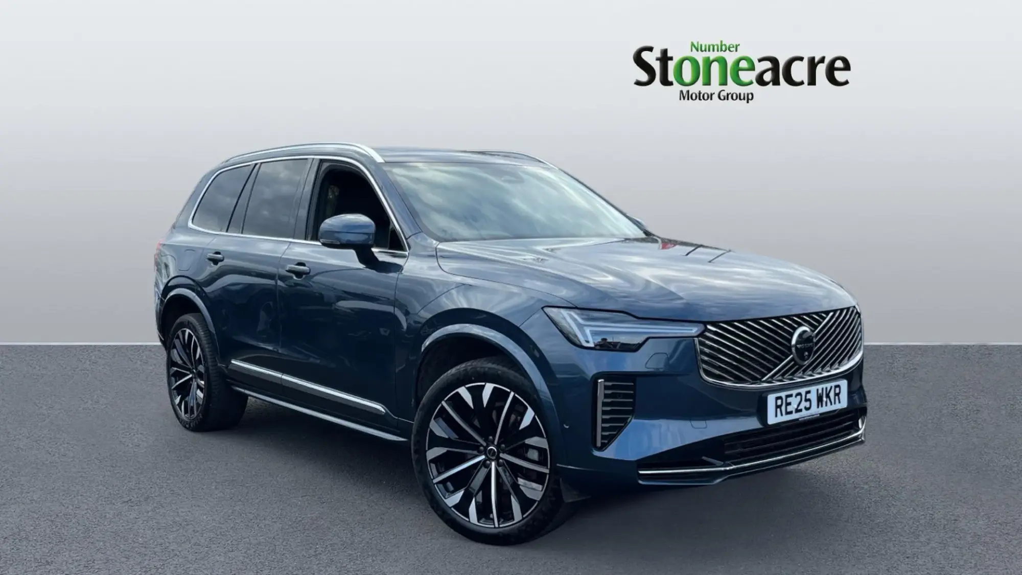 Volvo XC90 2.0 B5 MHEV Ultra Bright Auto 4WD Euro 6 (s/s) 5dr RE25WKR Image 1