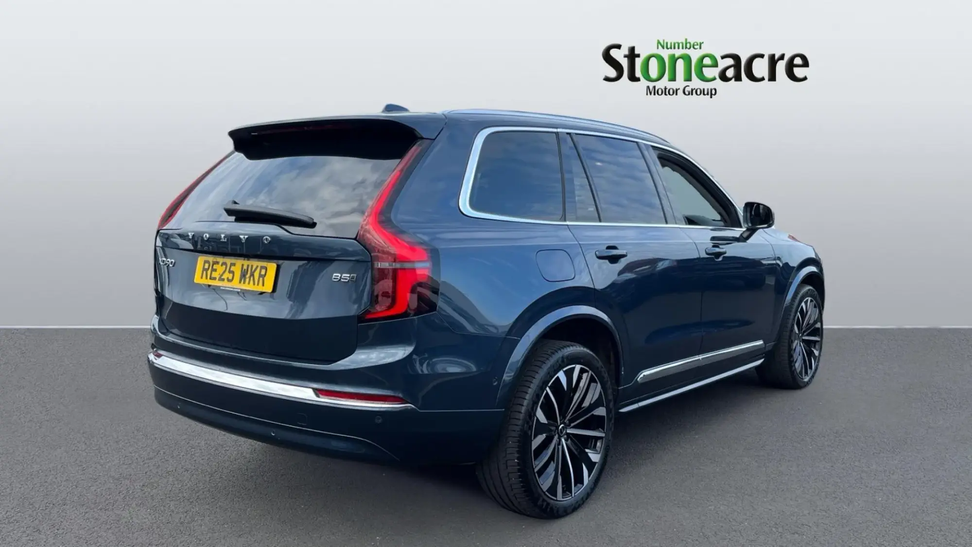 Volvo XC90 2.0 B5 MHEV Ultra Bright Auto 4WD Euro 6 (s/s) 5dr RE25WKR Image 2