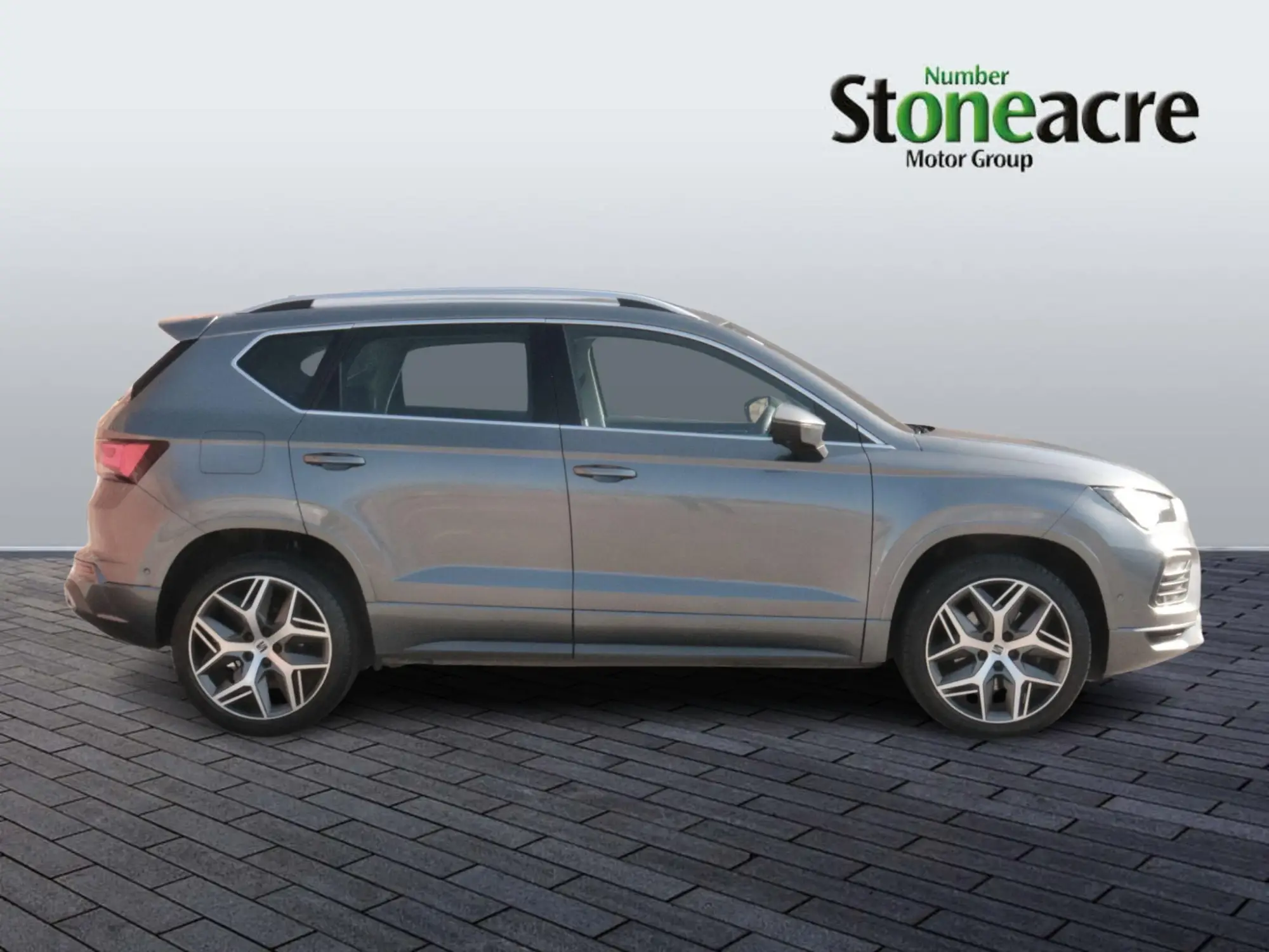 SEAT Ateca 1.5 TSI EVO FR Sport Euro 6 (s/s) 5dr FV23BXK Image 2