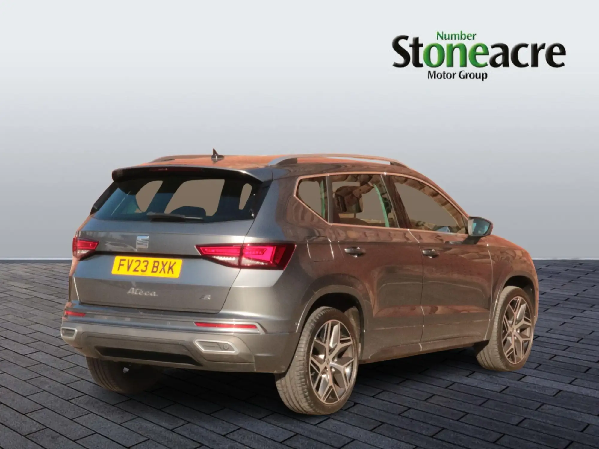 SEAT Ateca 1.5 TSI EVO FR Sport Euro 6 (s/s) 5dr FV23BXK Image 3