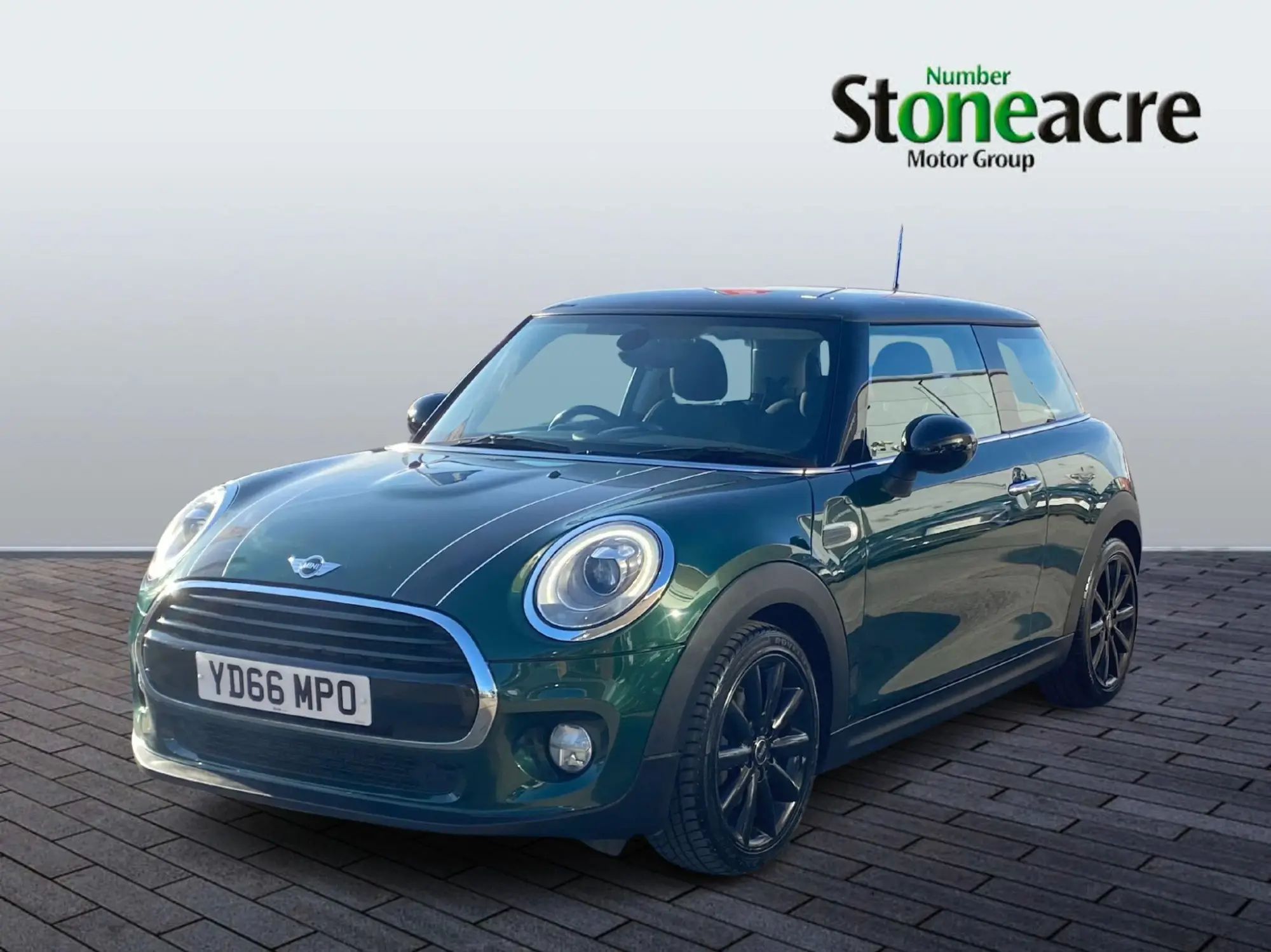 MINI Hatch 1.5 Cooper Euro 6 (s/s) 3dr YD66MPO Image 3