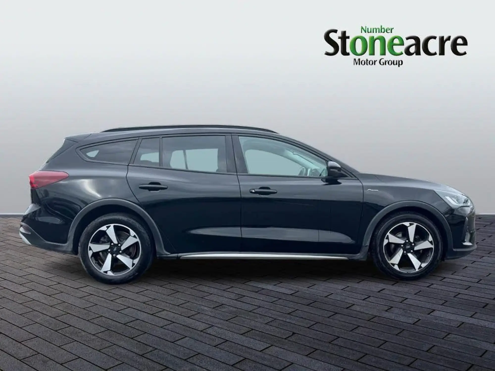 Ford Focus 1.0T EcoBoost Active Style Euro 6 (s/s) 5dr FD22TLY Image 2