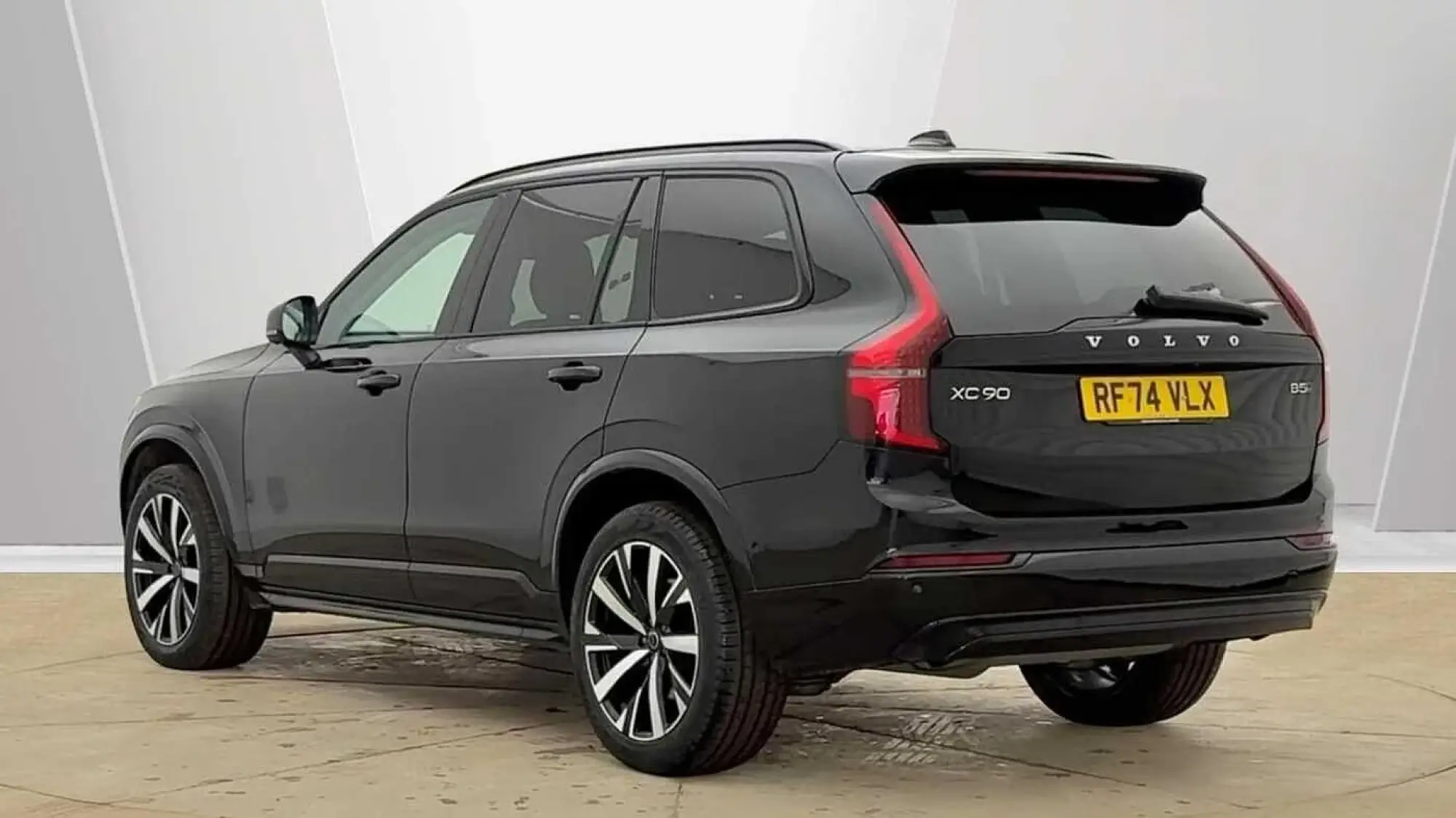 Volvo XC90 2.0 B5 MHEV Plus Auto 4WD Euro 6 (s/s) 5dr RF74VLX Image 3