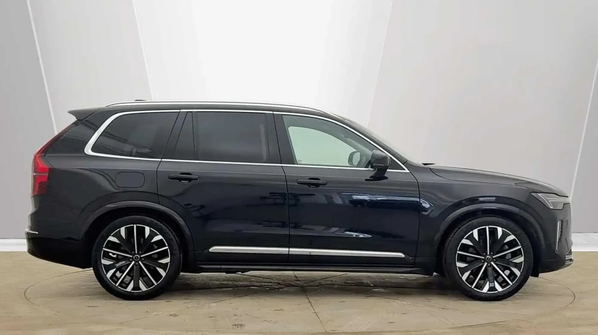 Volvo XC90 Image 2